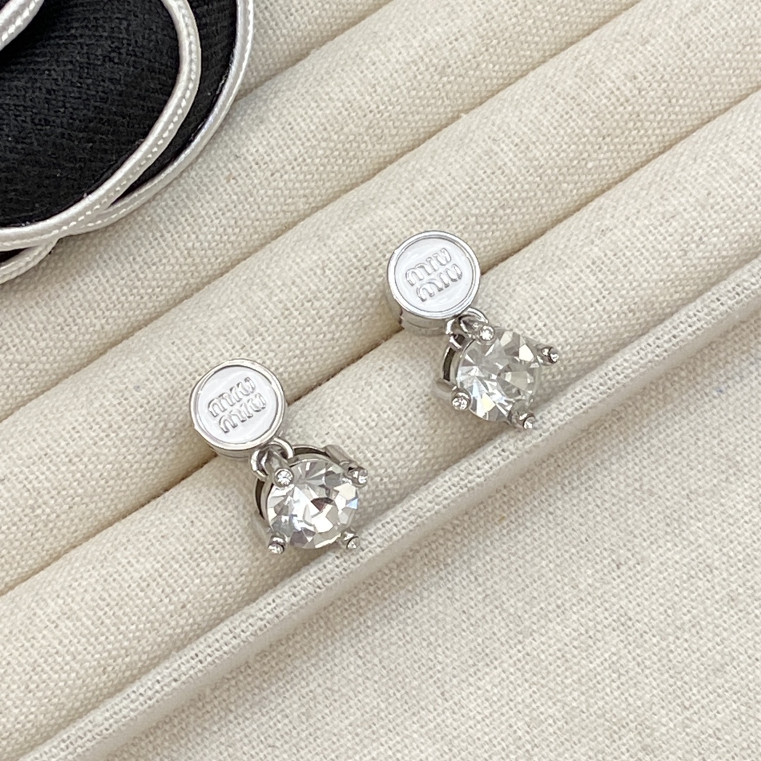 TOP Miu Miu Letter Earrings - 3 Colors