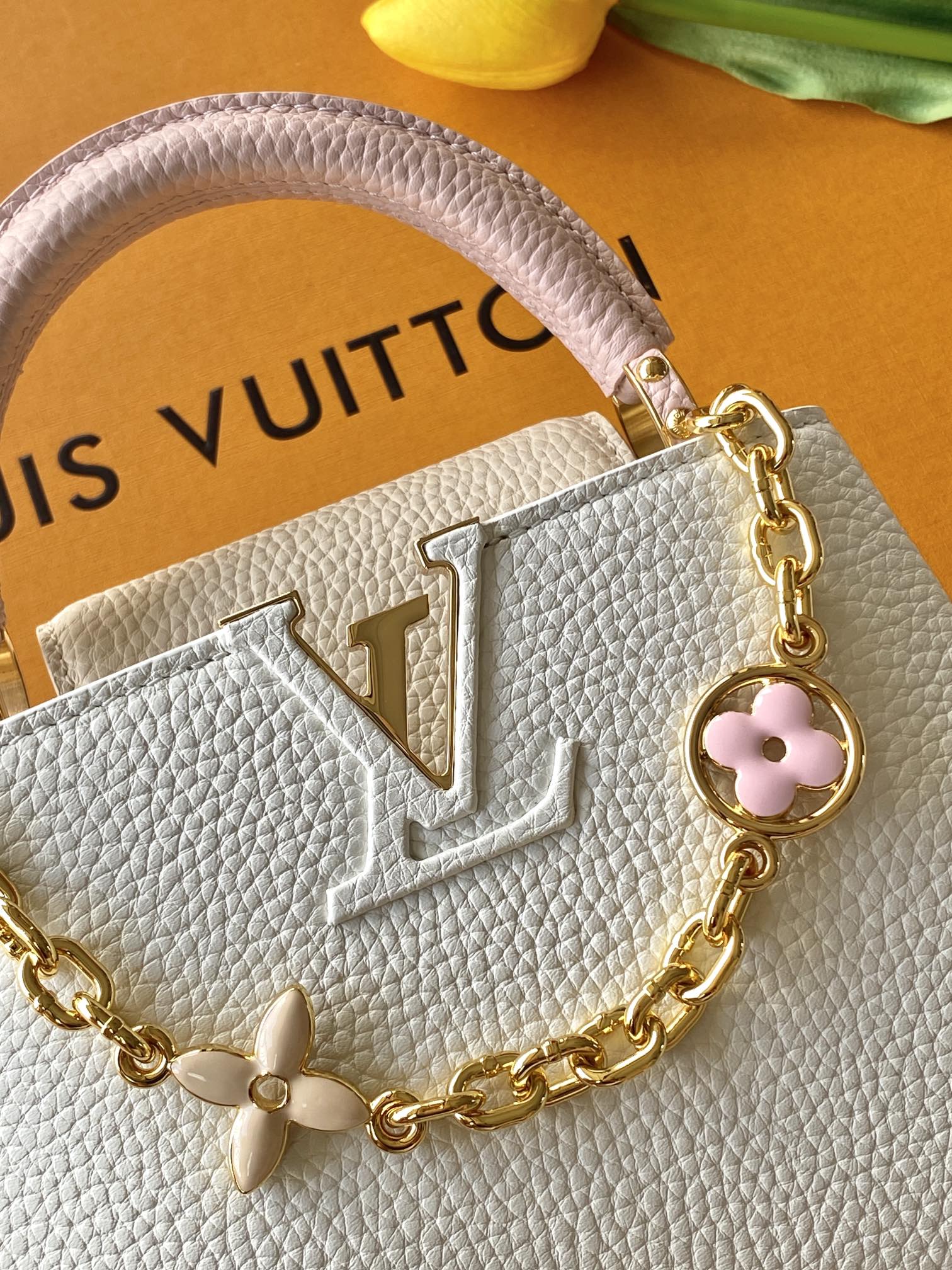 TOP Louis Vuitton LV Capucines Bag 21cm/27cm - White