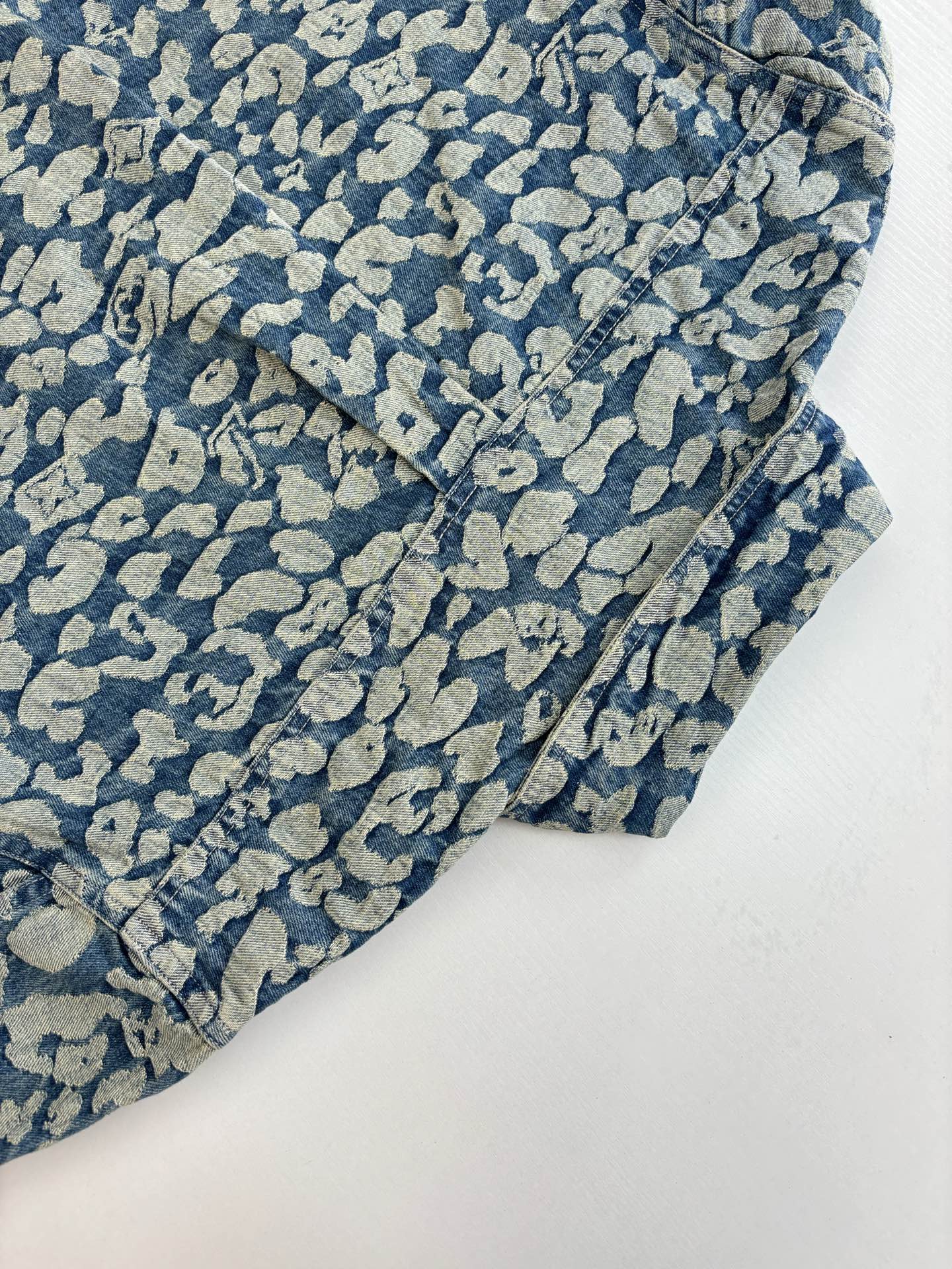 1V/路易 25SS新款水洗波点老花满印工装牛仔夹克
