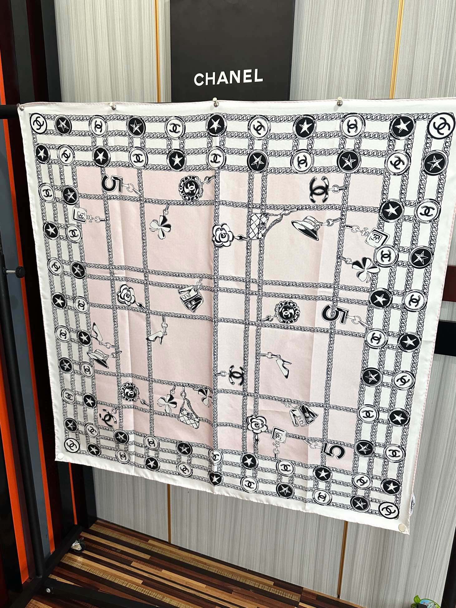 TOP CHANEL Kerchief 90x90CM - 2 Colors