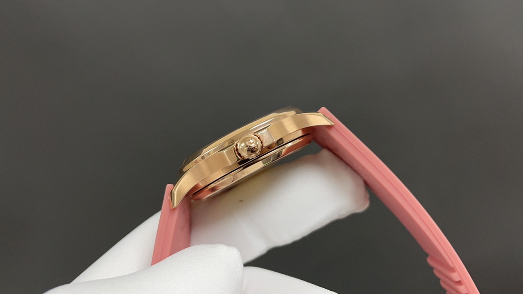 TOP Patek Philippe AQUANAUT Women's 35.6mm Watch - Dark Pink with Gold