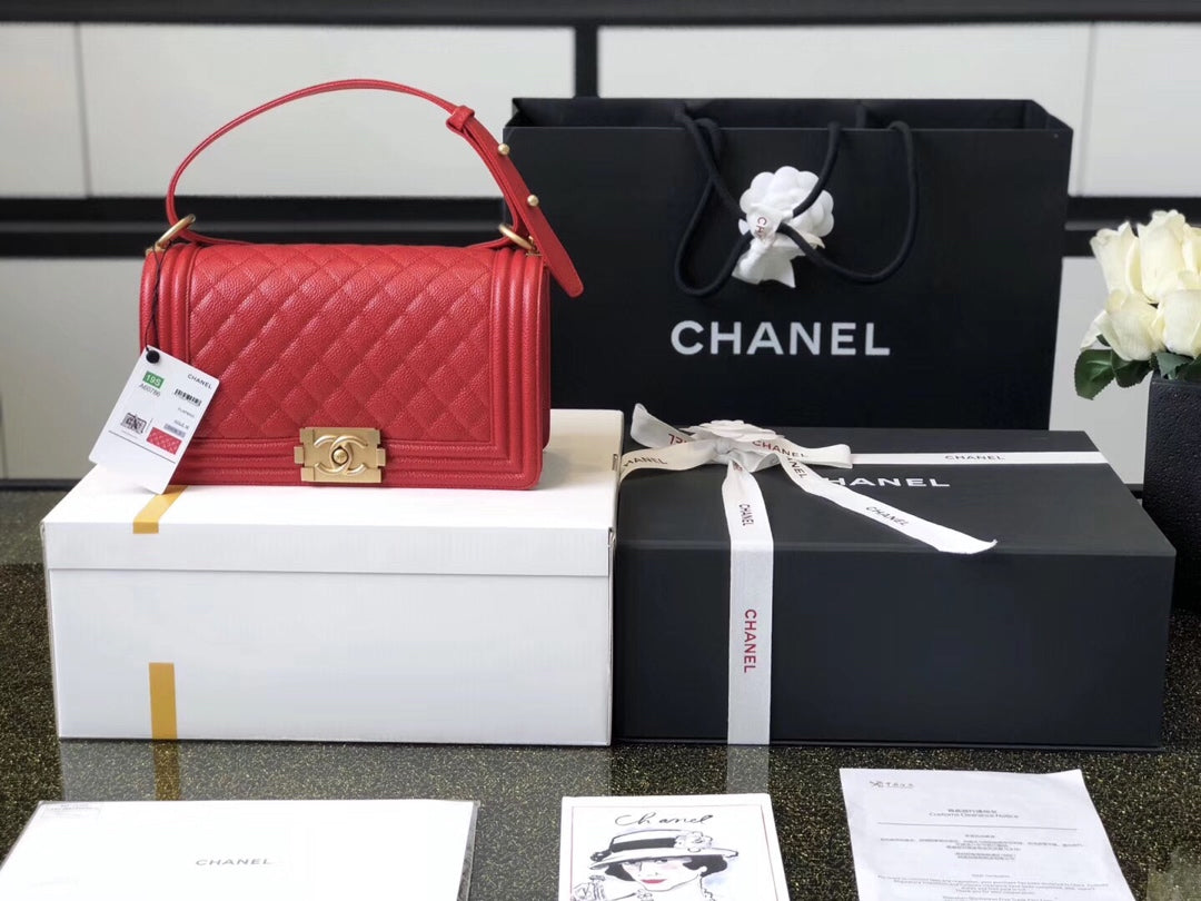 TOP CHANEL Le Boy Bag Caviar Medium 25cm - Red & GHW