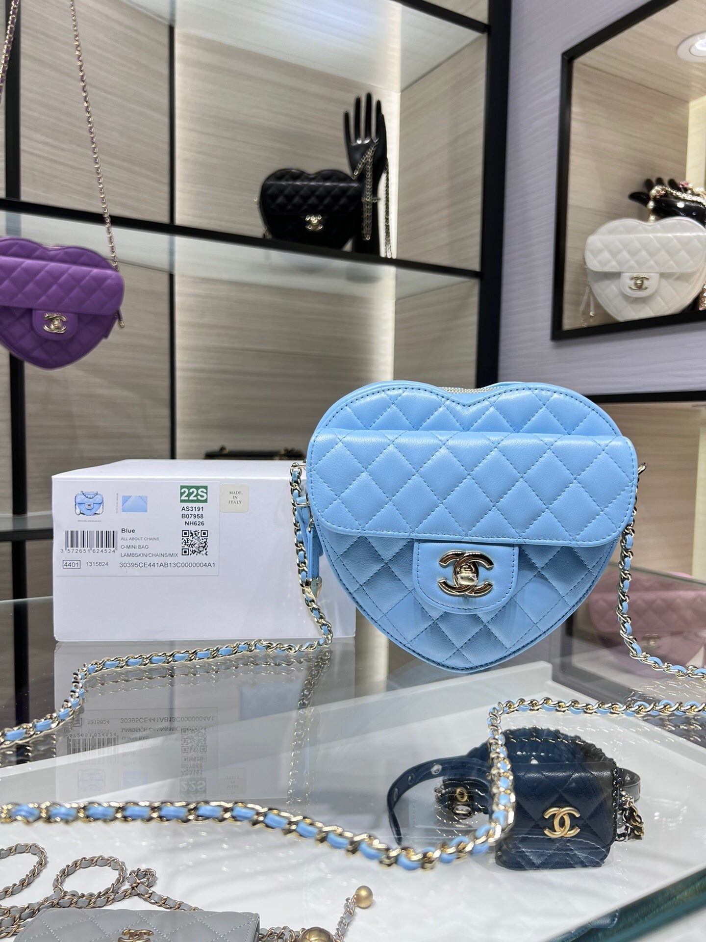 TOP CHANEL Heart Bag Large 16.5x18x6.5cm - Blue & GHW