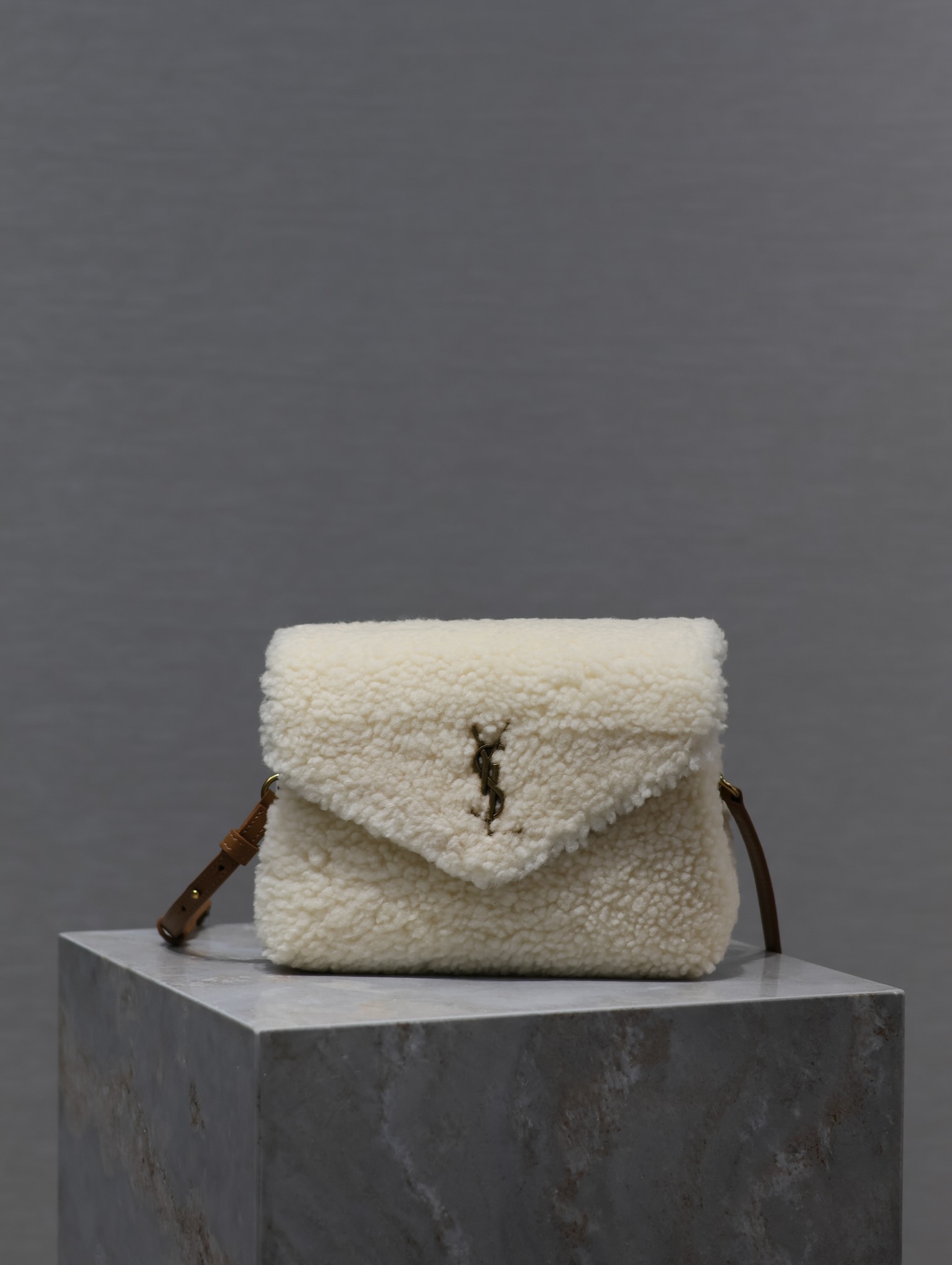 TOP Yves Saint Laurent YSL Lamb's Wool LouLou Bags - 3 Sizes