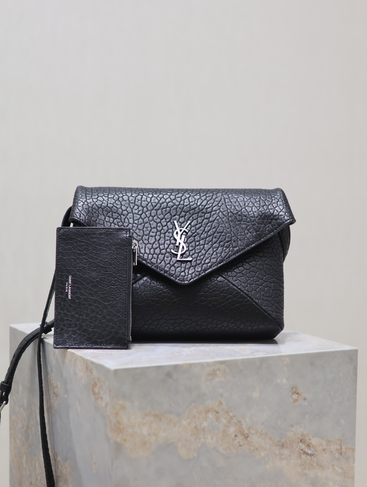 TOP Yves Saint Laurent YSL Cassandre Envelope Messenger Bag Lambskin 23×16.5×6cm - BLACK&SHW