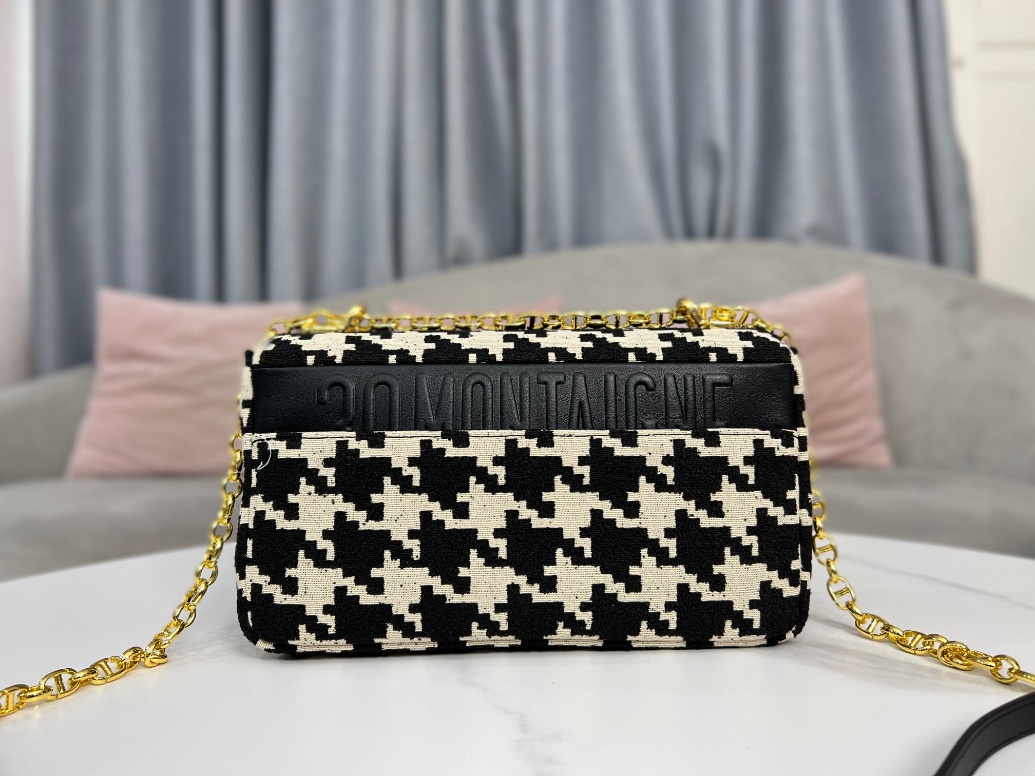 TOP Christian Dior Caro Bag - Houndstooth Pattern  25.5 x 15.5 x 8 cm - Black and White