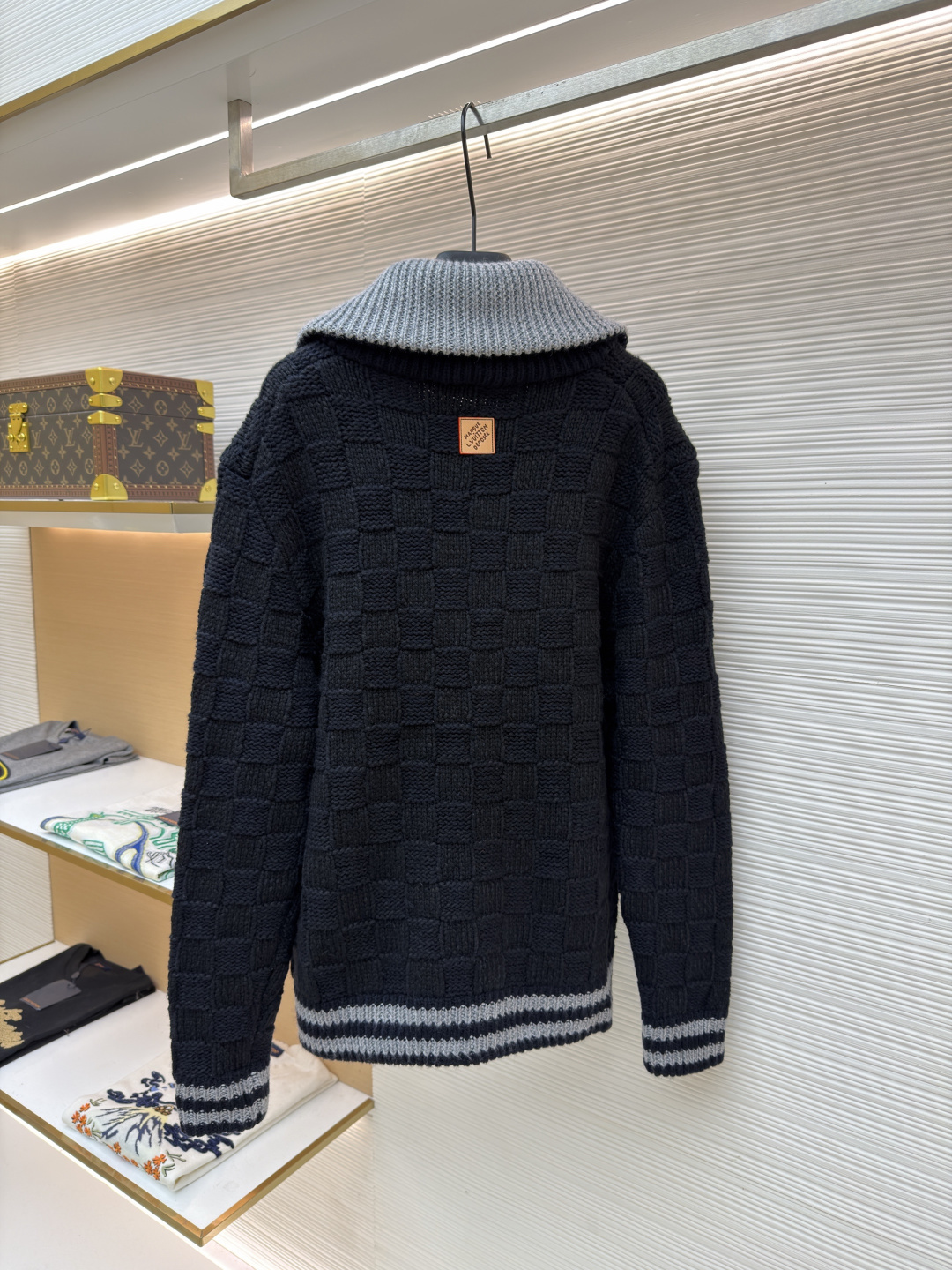 LOUIS VUITTON  针织束腰撞色罗纹衣领毛衣