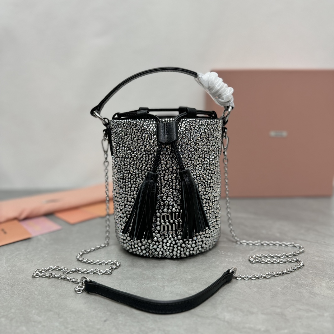 TOP Miu Miu Diamond Bucket Bags 17X15X10CM - 2 Colors