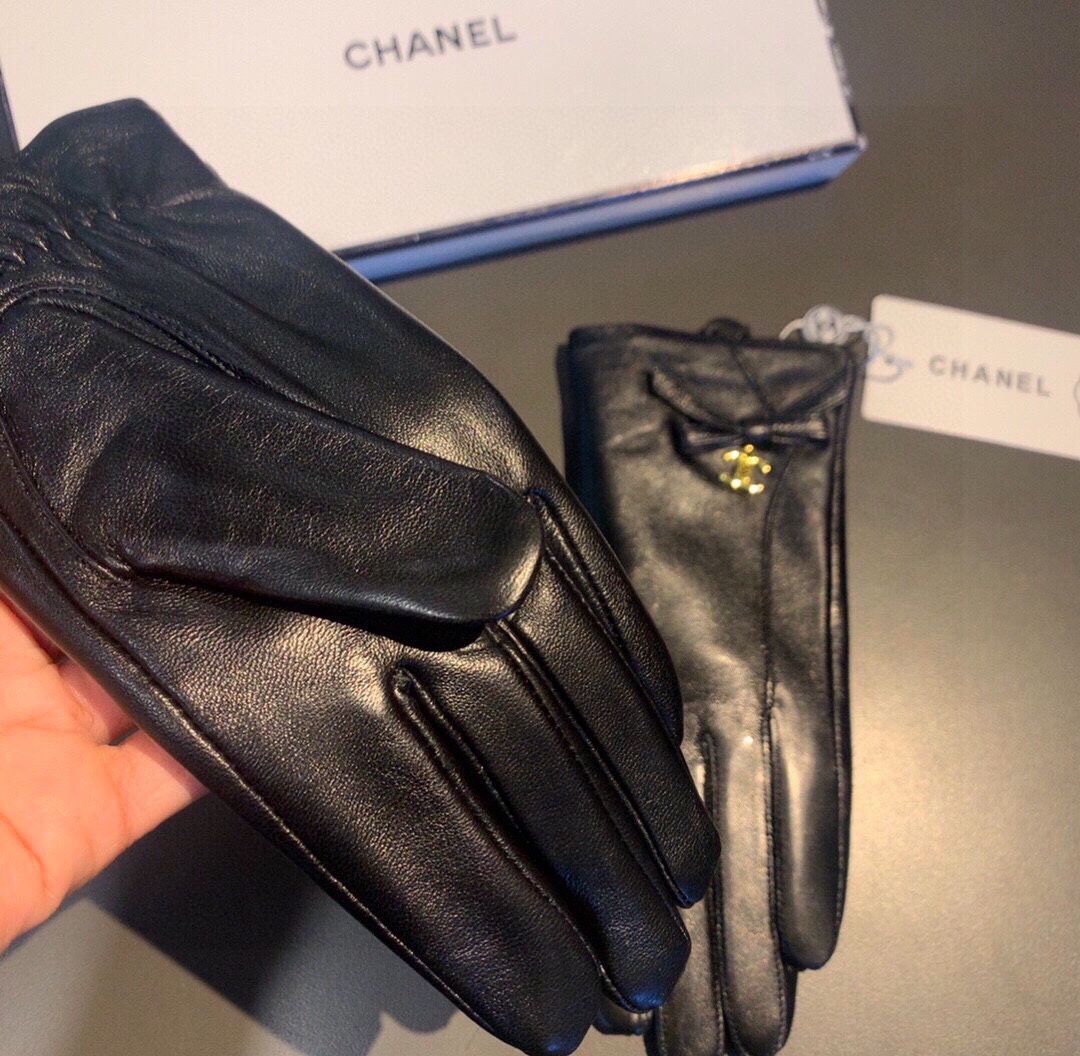 TOP CHANEL Sheepskin Gloves with Bow Tie - Black