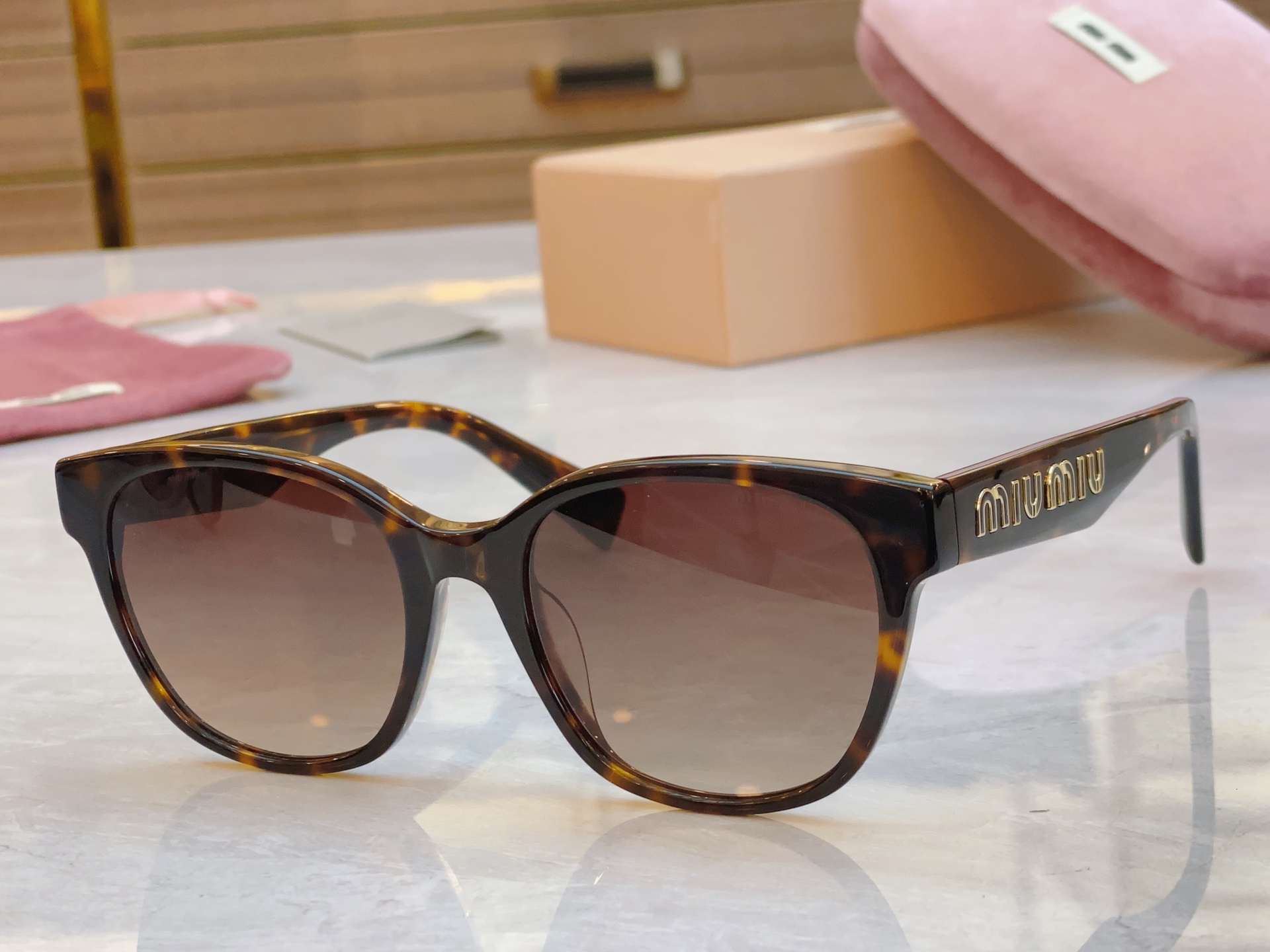 TOP Miu Miu Sunglasses - 6 Colors