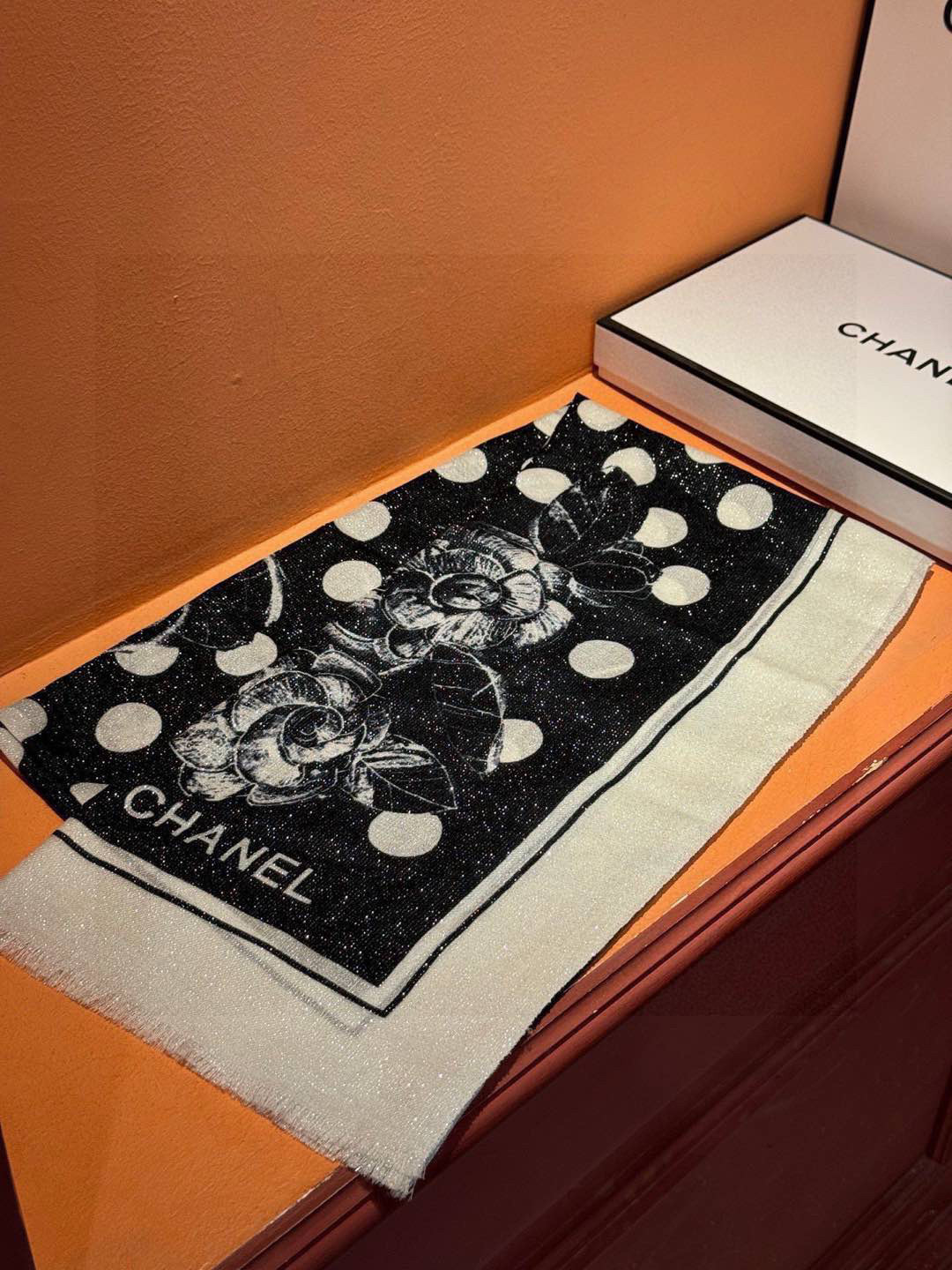 TOP CHANEL CC Scarf 100x200cm - 2 Color
