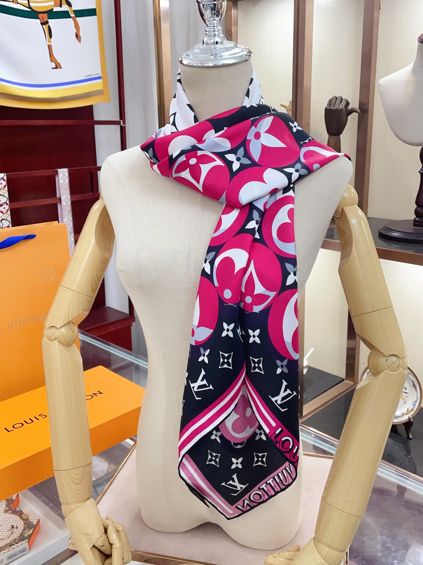 TOP Louis Vuitton LV Silk Square Scarf 90*90cm - 2 Color