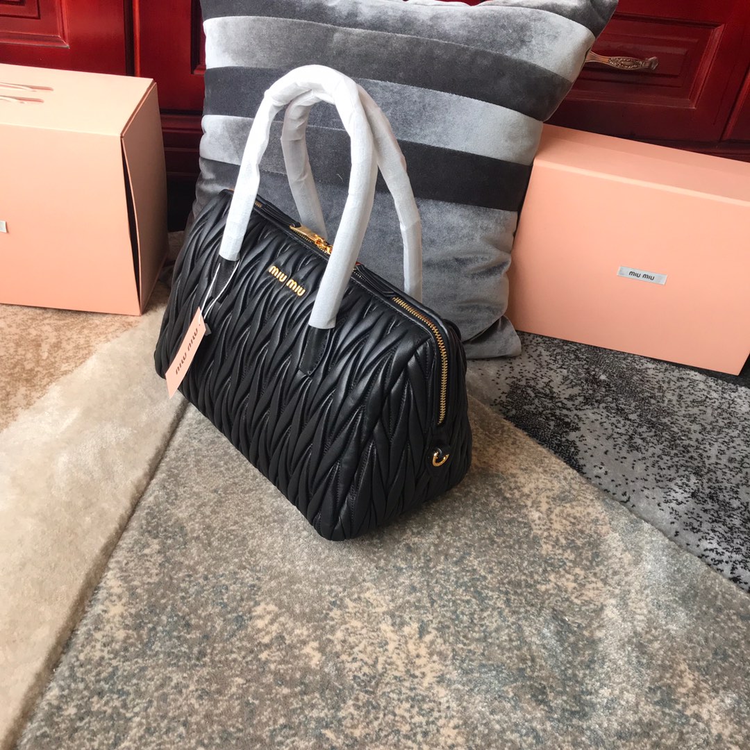 TOP Miu Miu Lambskin Matelasse Bag 31x20x16cm - 2 Color