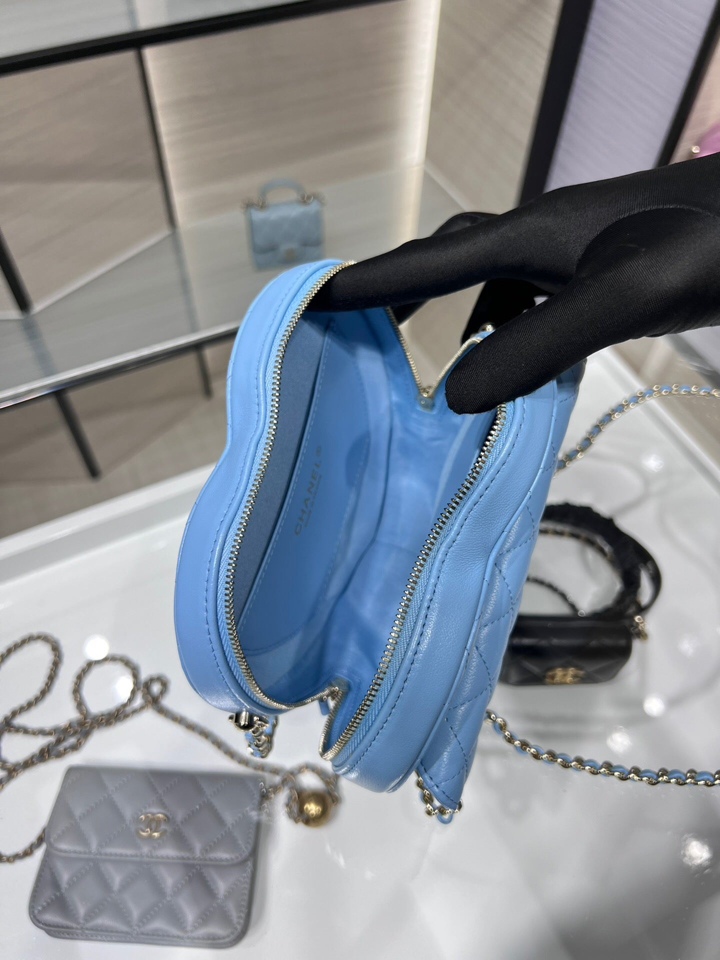 TOP CHANEL Heart Bag Large 16.5x18x6.5cm - Blue & GHW
