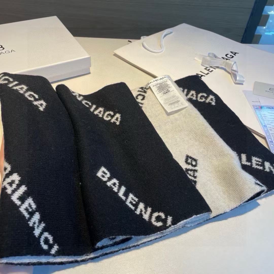 Balenciaga Lambskin double-sided scarf (Replica)
