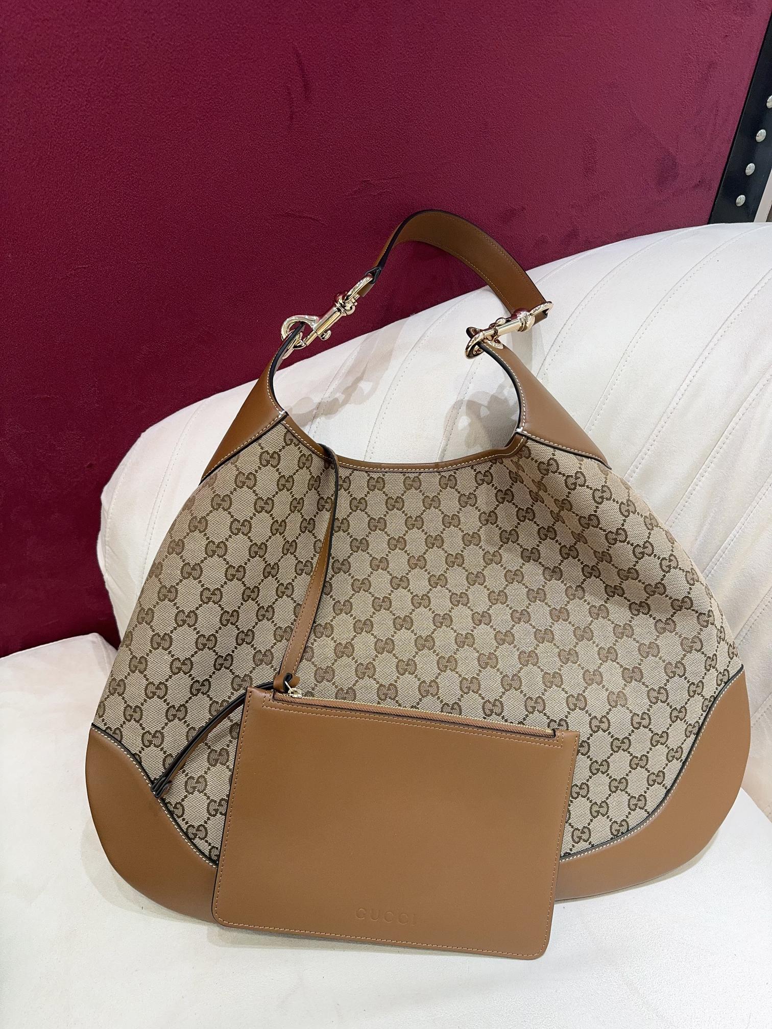 TOP GUCCI GG Body Medium Shoulder Bag 49 x 46 x 4cm - Brown