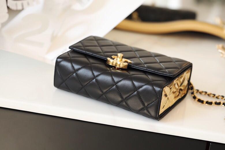 TOP CHANEL Box  Flap Bag with Metal Sides Mini - Black & GHW