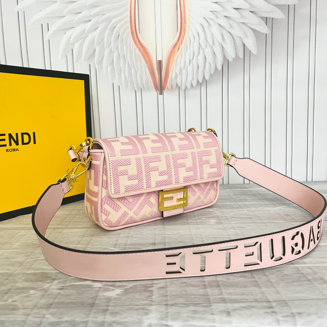 TOP FENDI Baguette Canvas HandBag - Pink