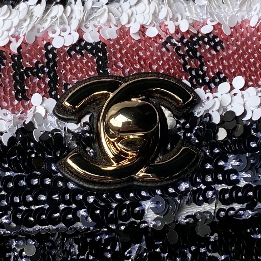 TOP CHANEL Flap Bag with Colorful Letter Sequins 12x10x3cm