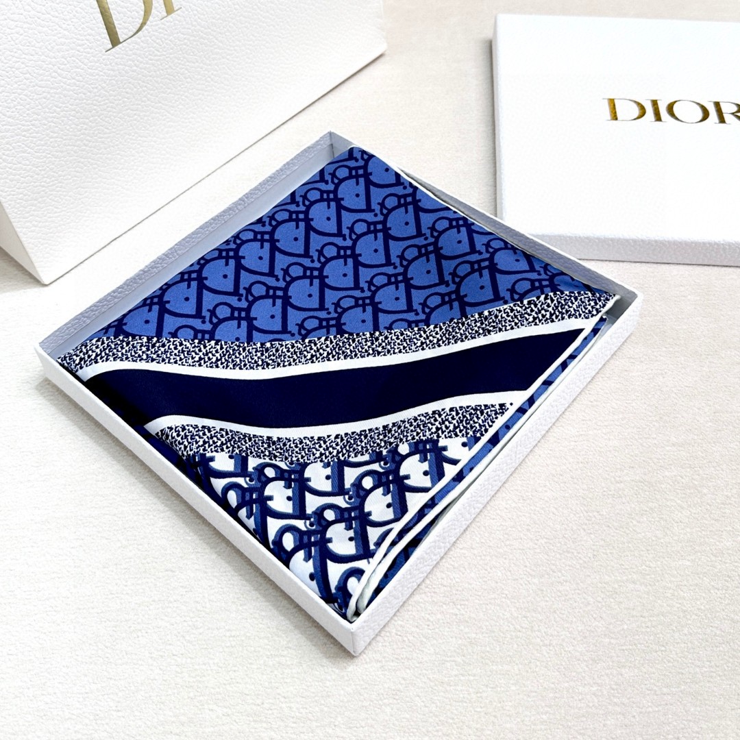 TOP Christian Dior Silk Scarf 90x90 cm - Blue