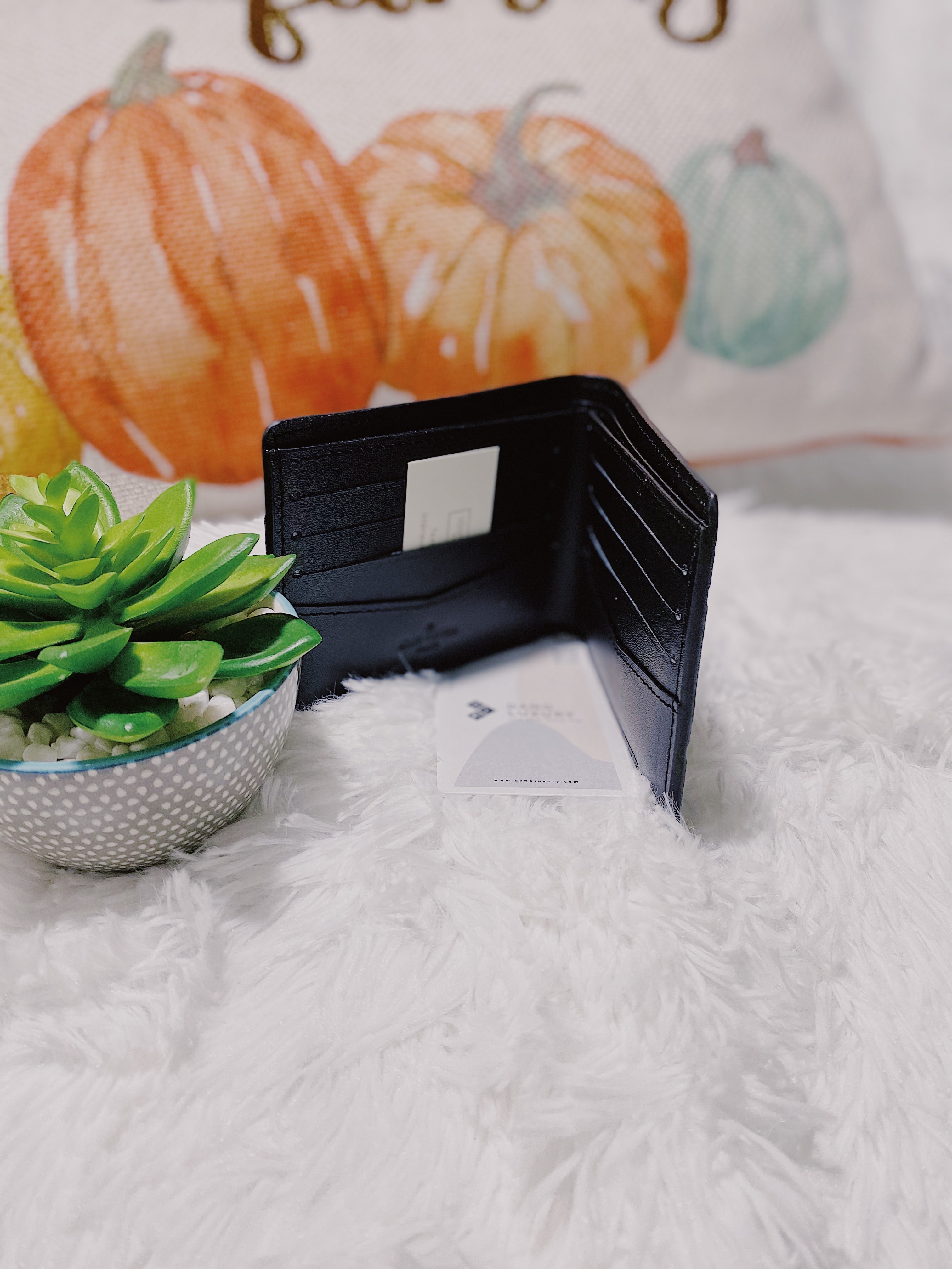 TOP Louis Vuitton LV LV Monogram Street Style Leather Folding Wallet Logo