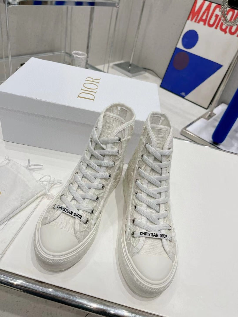 TOP Christian Dior Macrame Embroidery High Top Sneakers - White