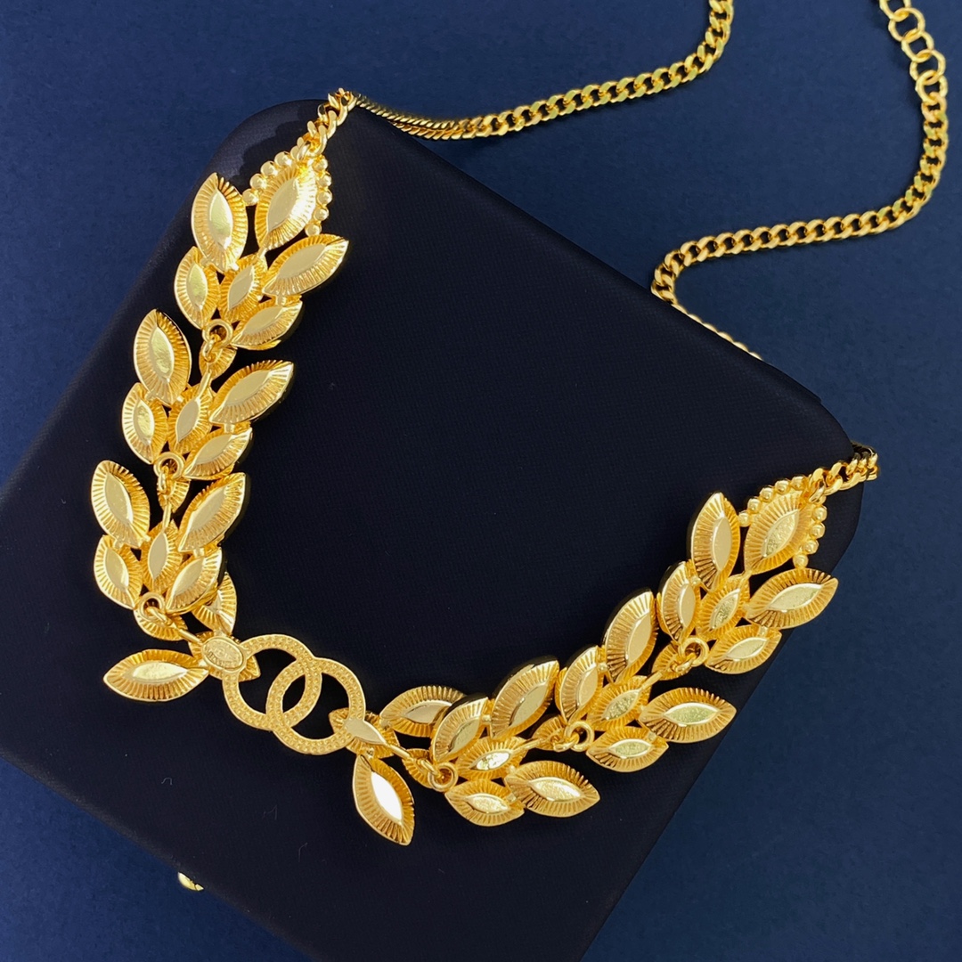 TOP CHANEL Double C Wheat Ear White Diamond Tassel Necklace - Gold