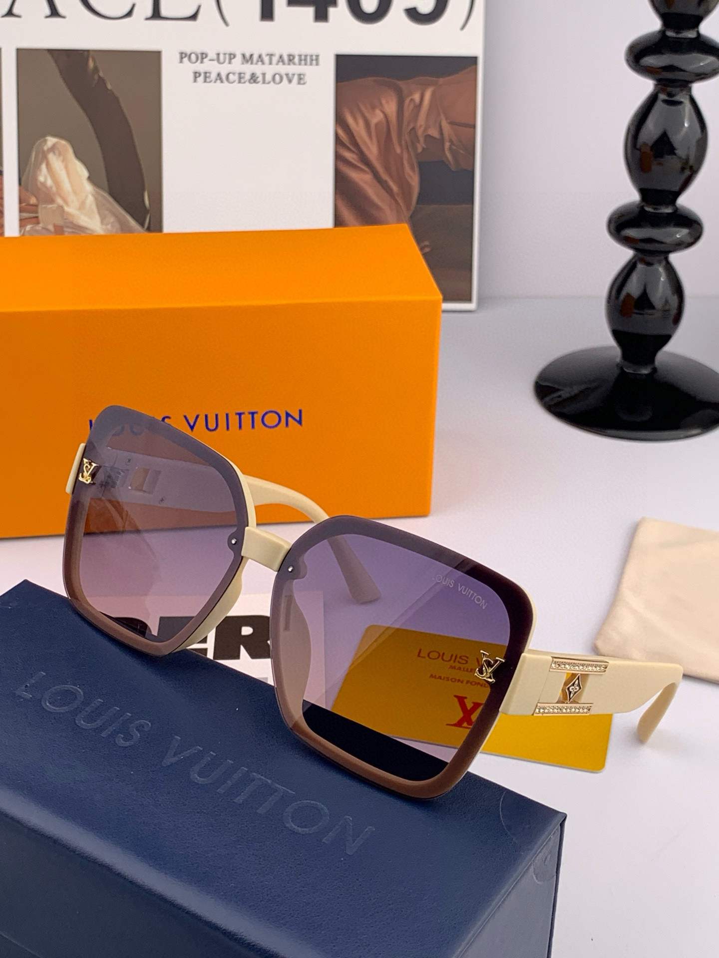 TOP Louis Vuitton LV Sunglasses  - 2 Color