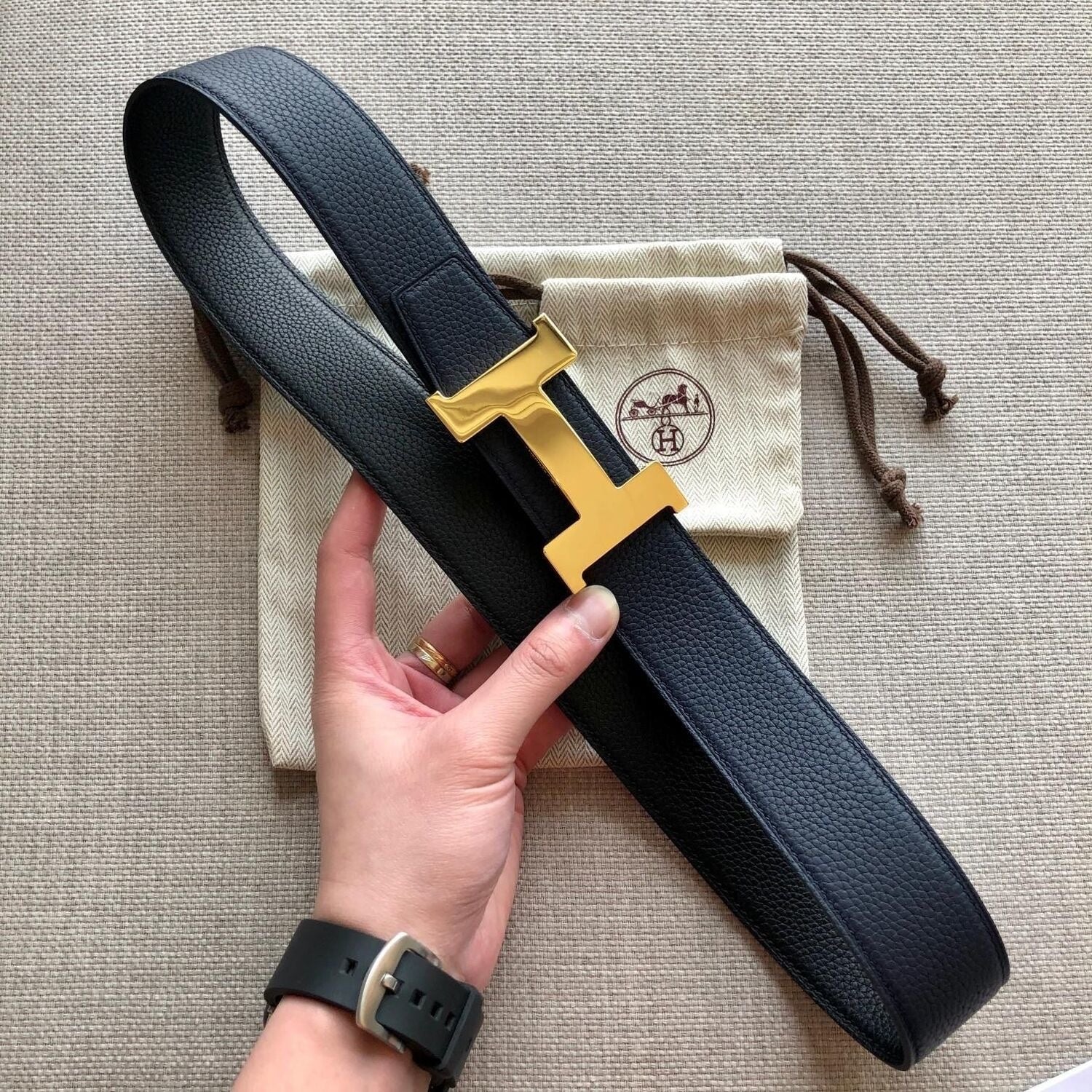 AAABELT Men's Reversible Grained Leather Belt, Minimal Letter-Shape Metal Buckle, Business Casual Waist Strap for Dress Pants & Jeans