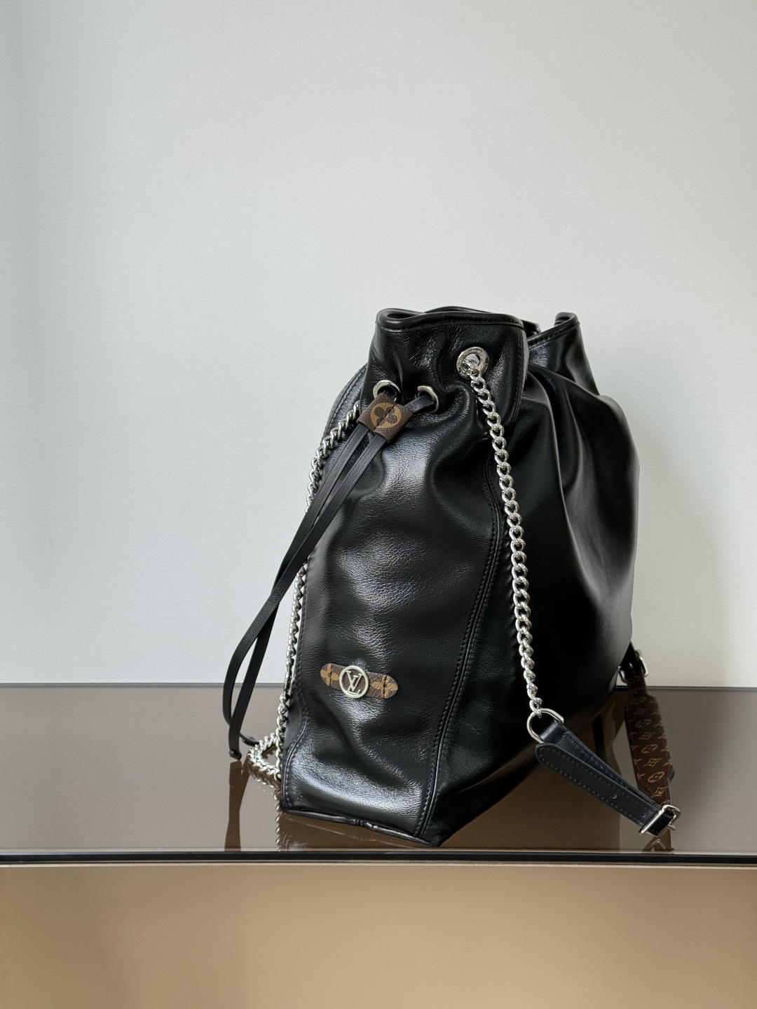 TOP Louis Vuitton LV OFF DUTY VIBE Bag 33✖️24✖️11.5cm - Black