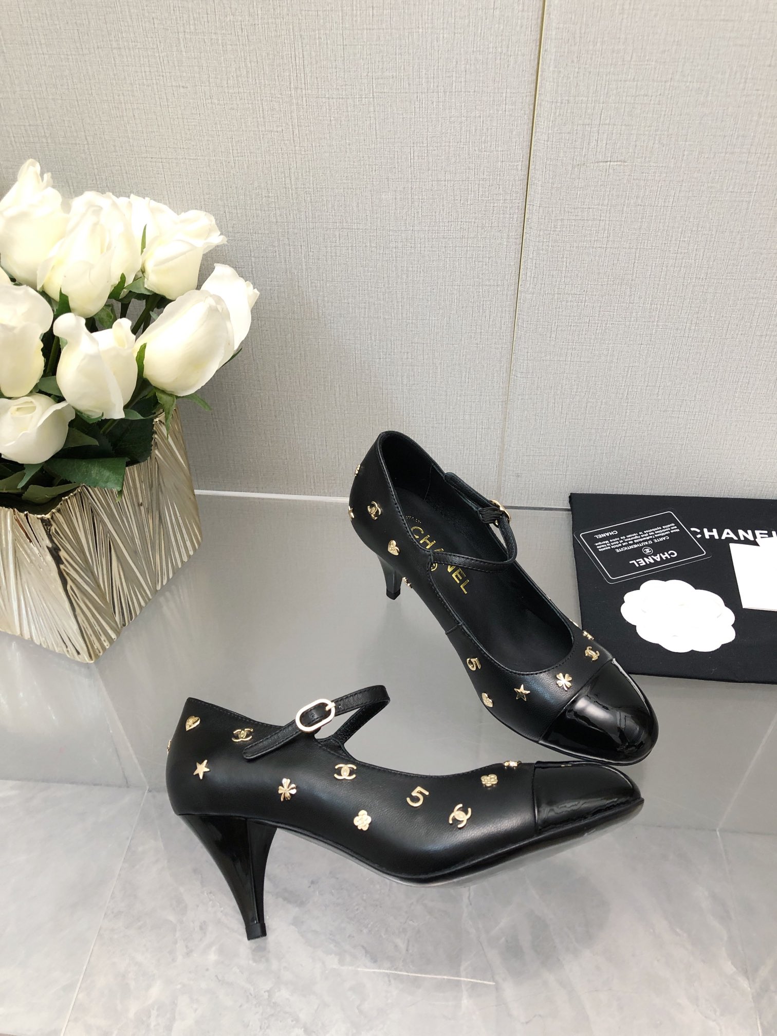 TOP CHANEL Mid Heel Camellia Pumps with Small Buckle Embellishment - 4 Color