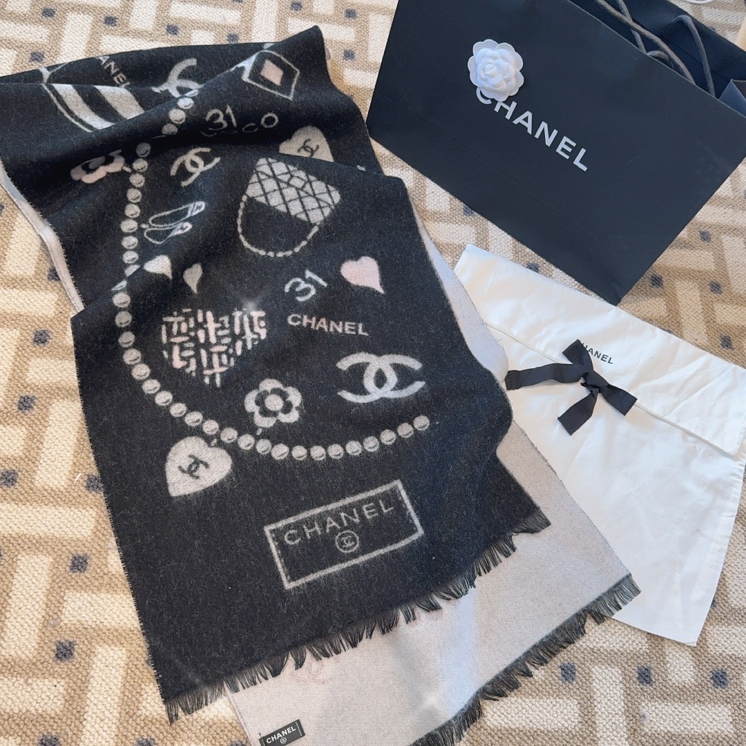 TOP CHANEL 100% Cashmere Scarf 50x200cm - Black and White