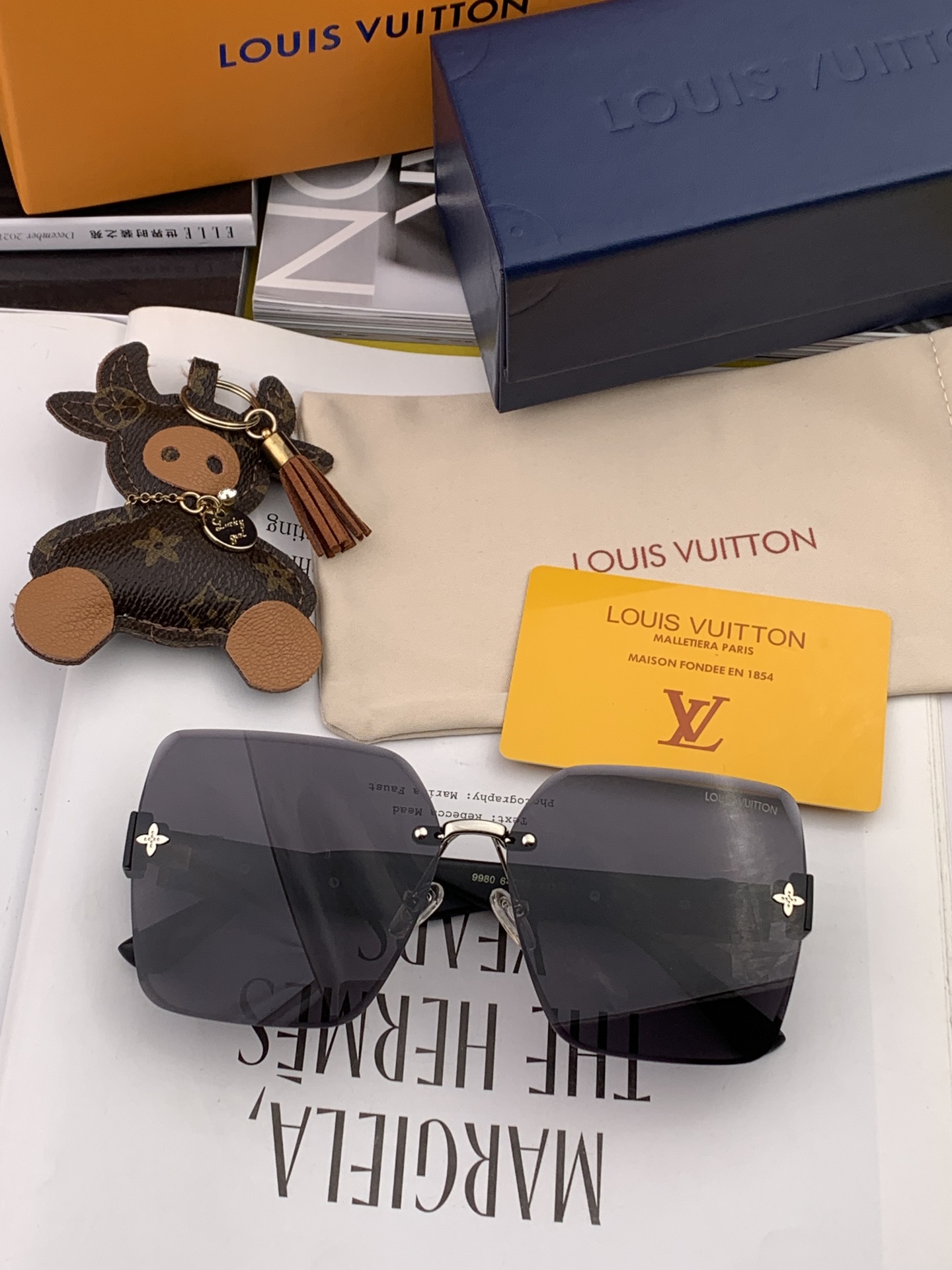 TOP Louis Vuitton LV Women's Square Sunglasses for driving  - 4 Colors