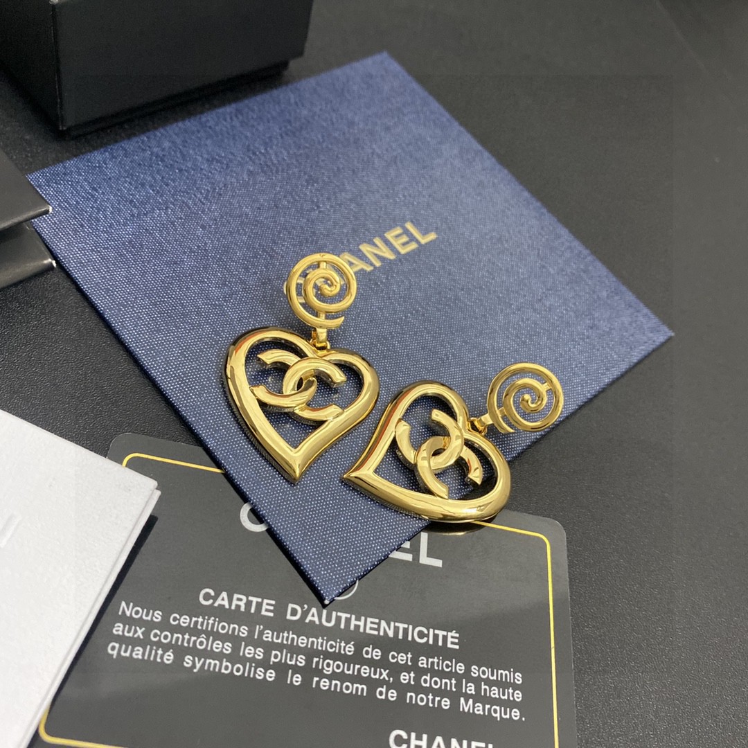 TOP CHANEL Heart Hollow Double C Pendant Spiral Stud Earrings