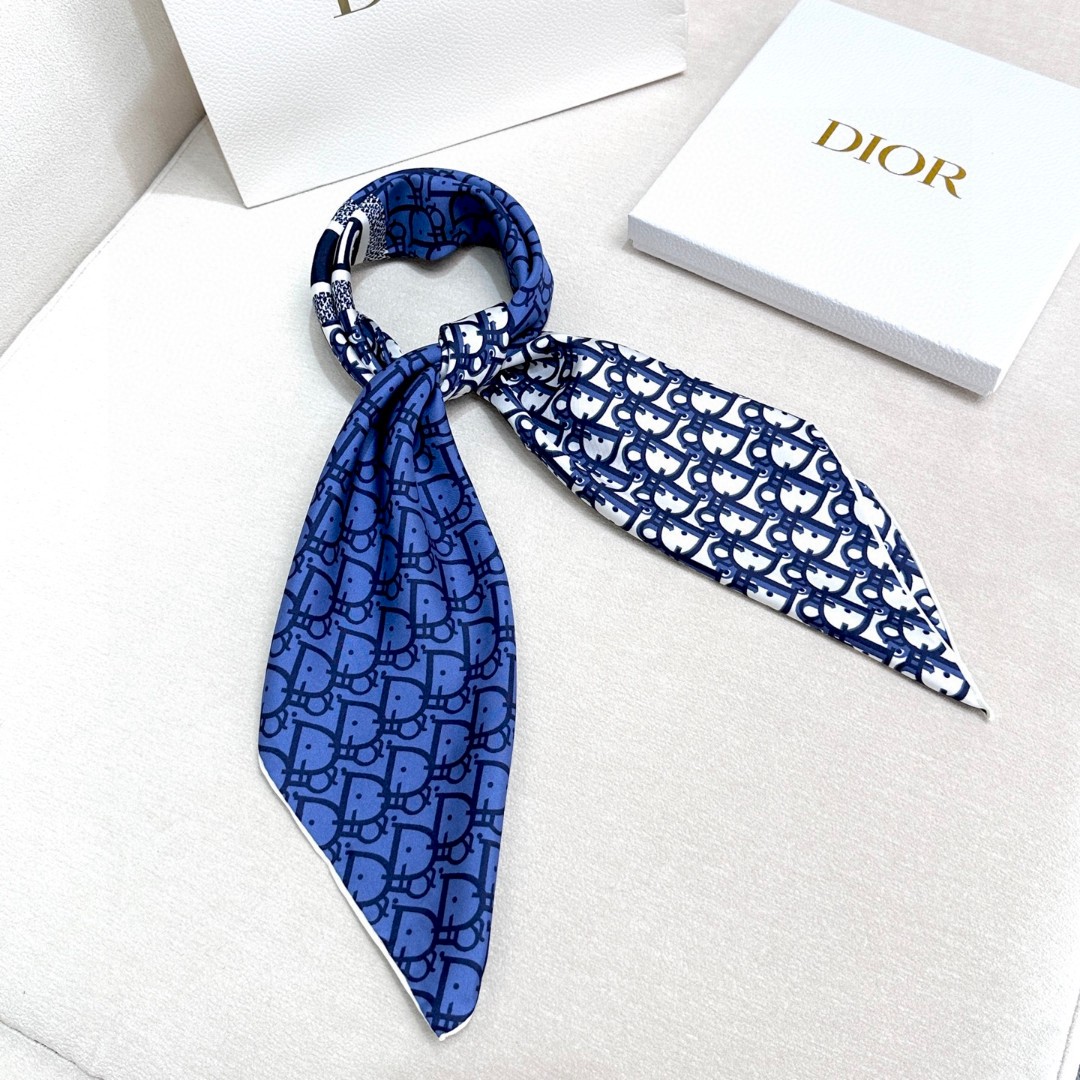 TOP Christian Dior Silk Scarf 90x90 cm - Blue