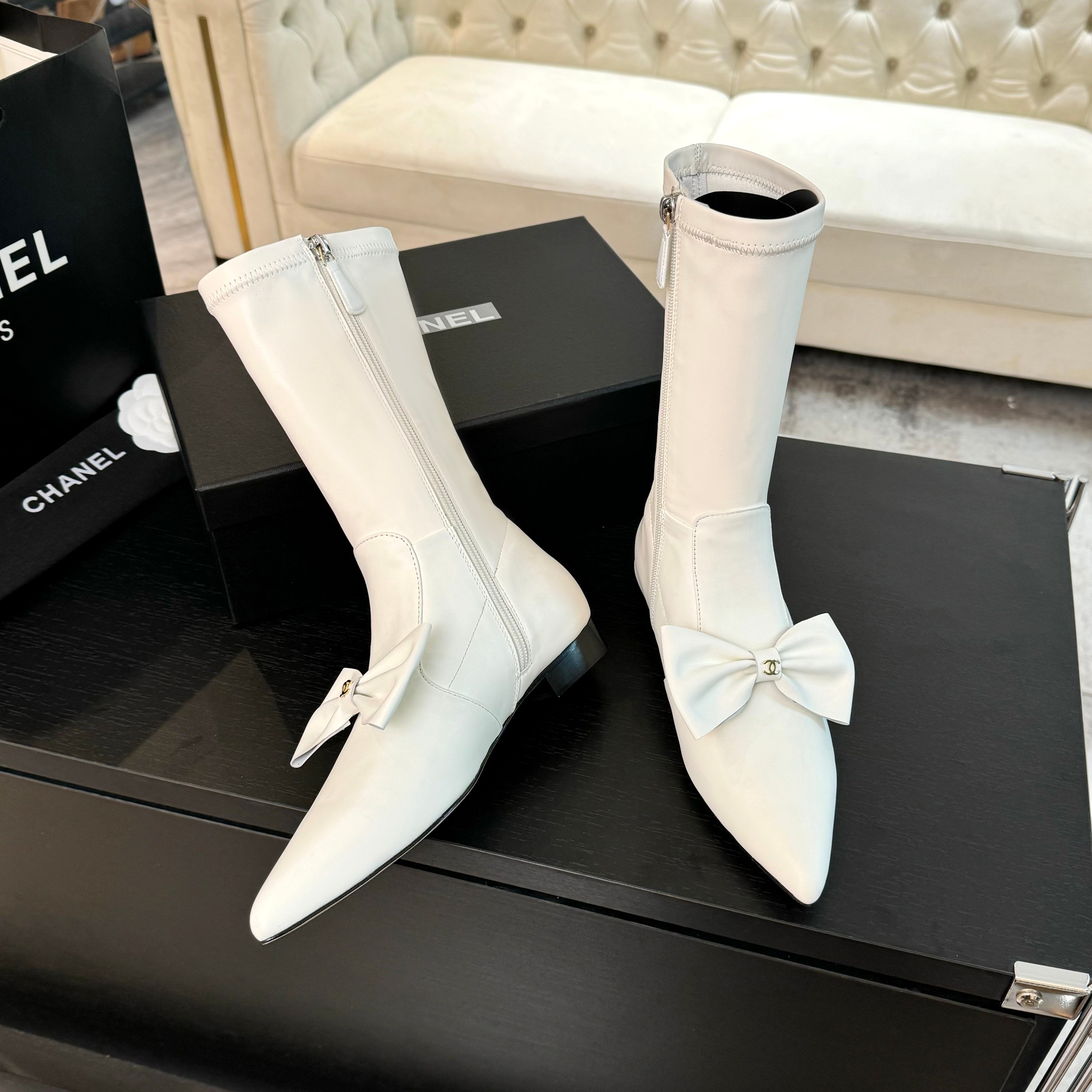 TOP CHANEL Pointy Boots With Big Bows - 3 Colour