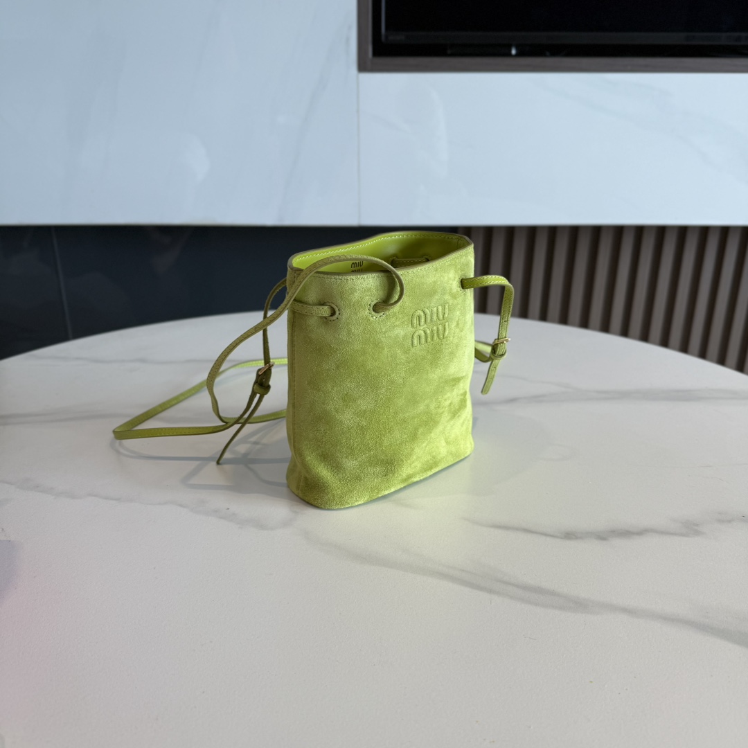TOP Miu Miu Suede Bucket Bag 17x14x6cm - 3 Color