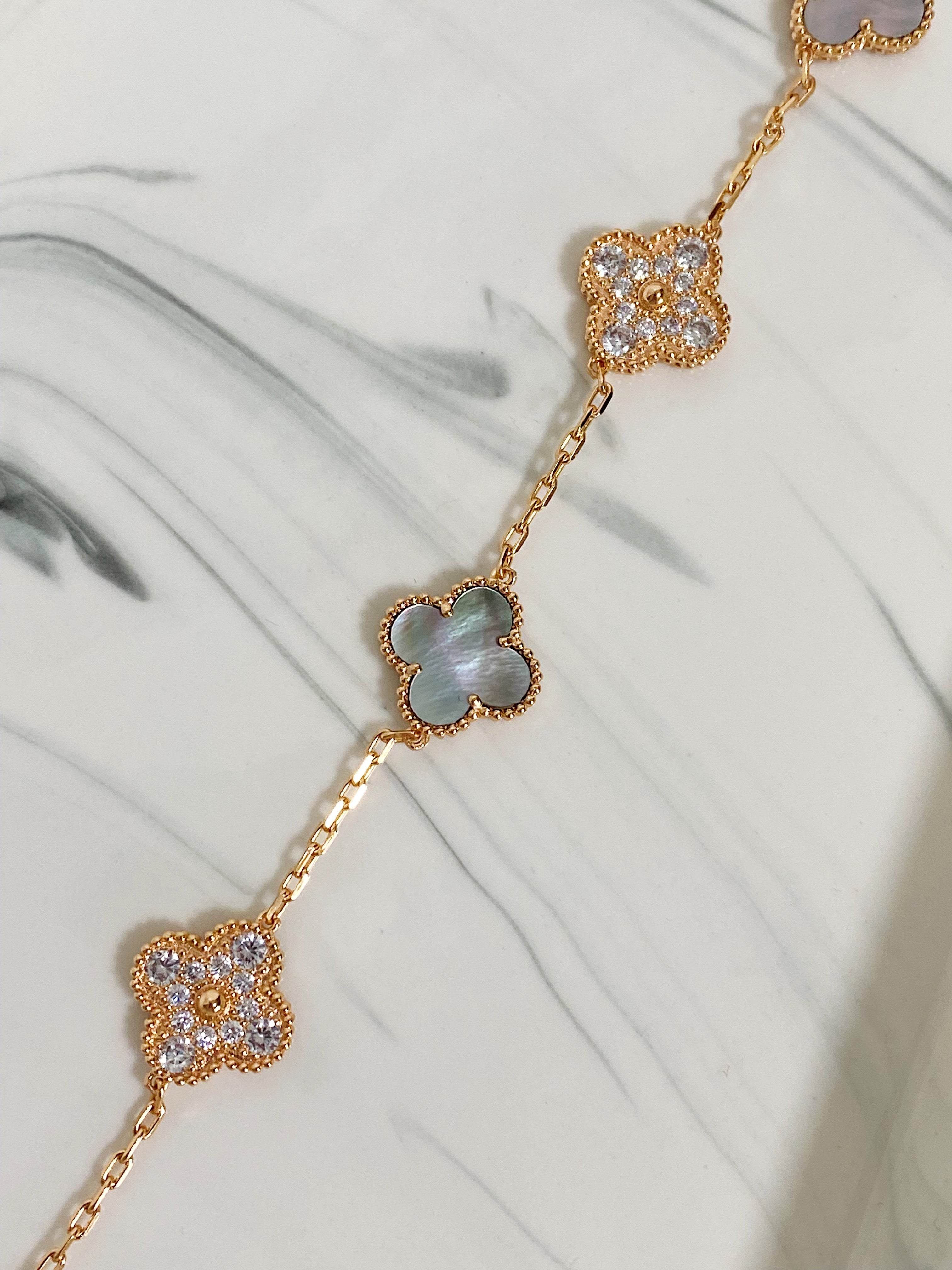 TOP Van Cleef & Arpels VCA Bracelet Alhambra 5 Motifs - Stones and Multicolor