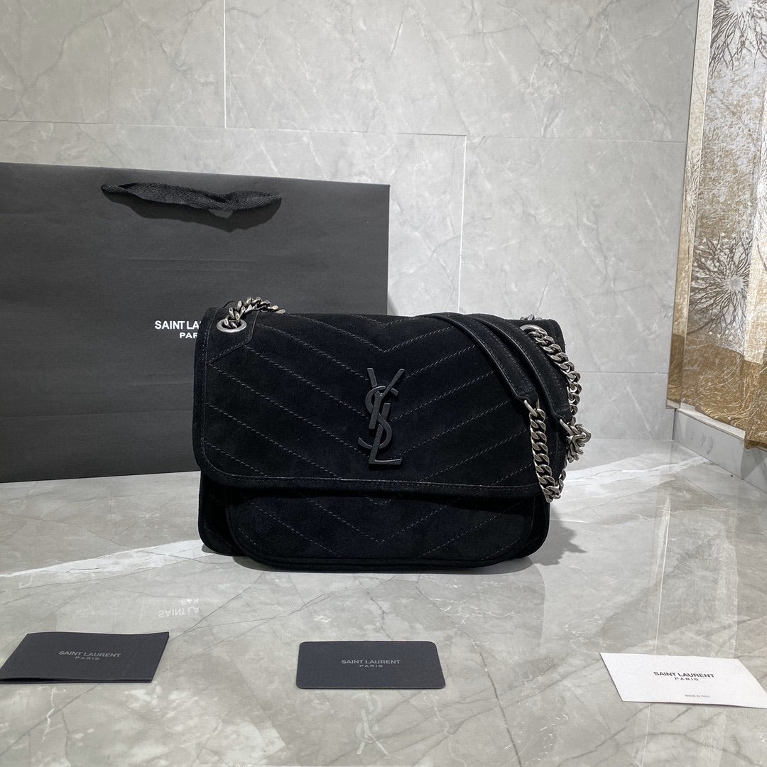 TOP Yves Saint Laurent YSL Yves Saint Laurent YSL NIKI Medium SUEDE BAG - BLACK