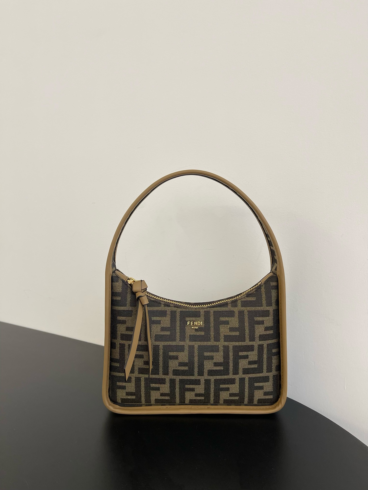 TOP FENDI Classic Mini Hobo Bag 25.5×7×28cm - GHW