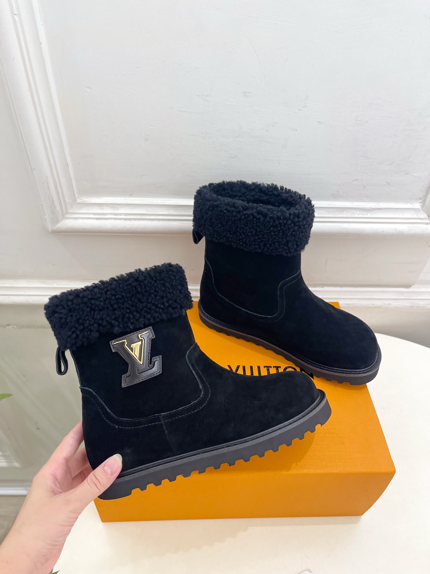 TOP Louis Vuitton LV Short Boots - 3 Colors