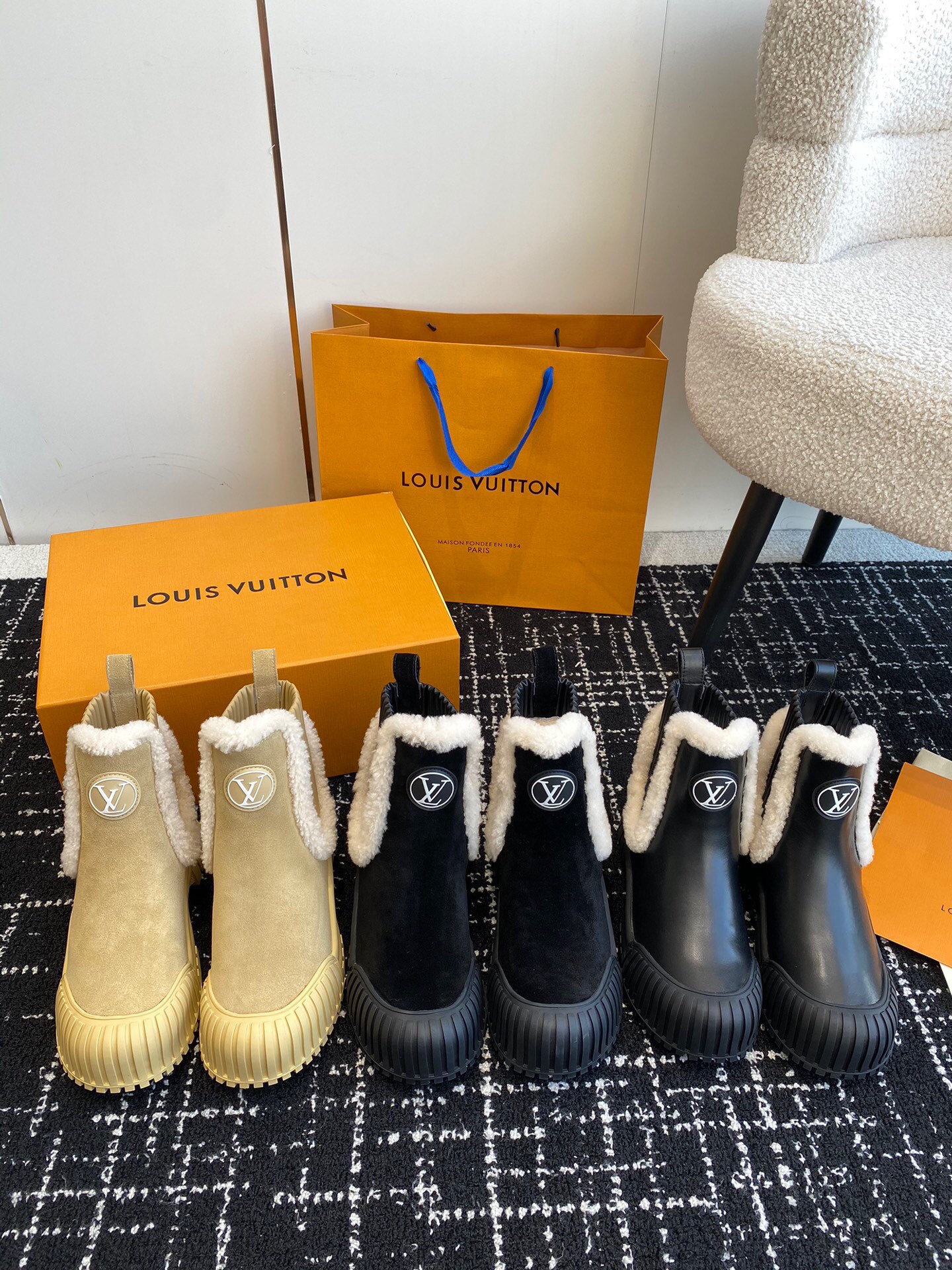 TOP Louis Vuitton LV Autumn And Winter Wool Boots - 3 Colors