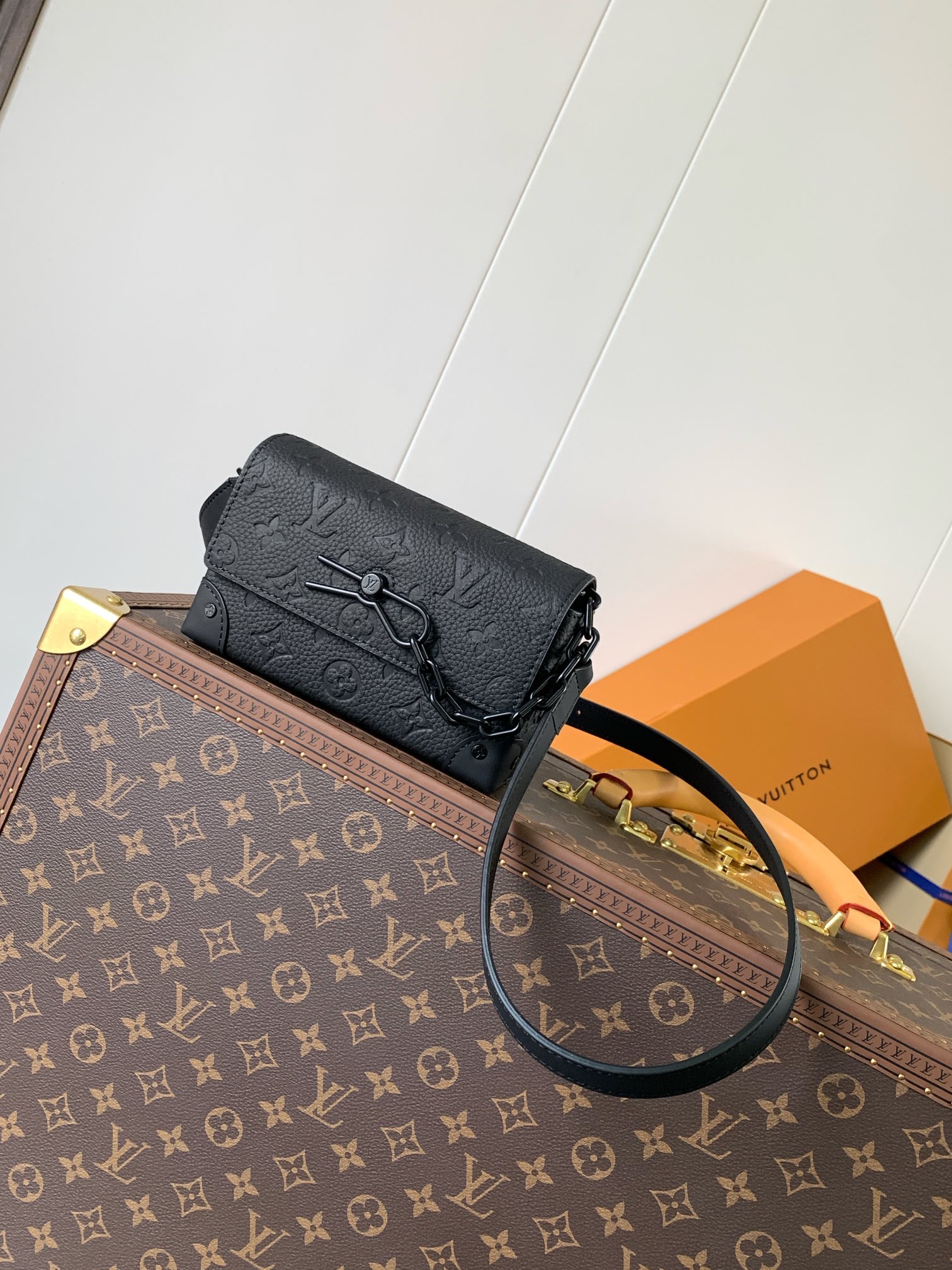 TOP Louis Vuitton LV Steamer Mini Bag Taurillon Leather 18 x 11 x 6.5 cm - Black