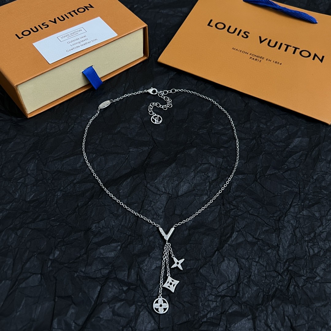 TOP Louis Vuitton LV  Necklace - 2 Color