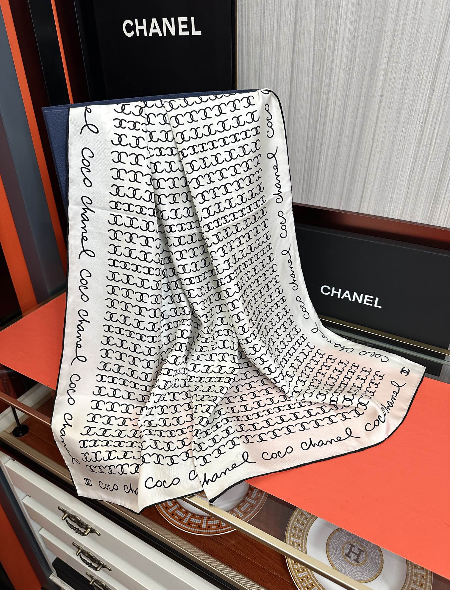 TOP CHANEL Kerchief  90x90CM - 2 Colors
