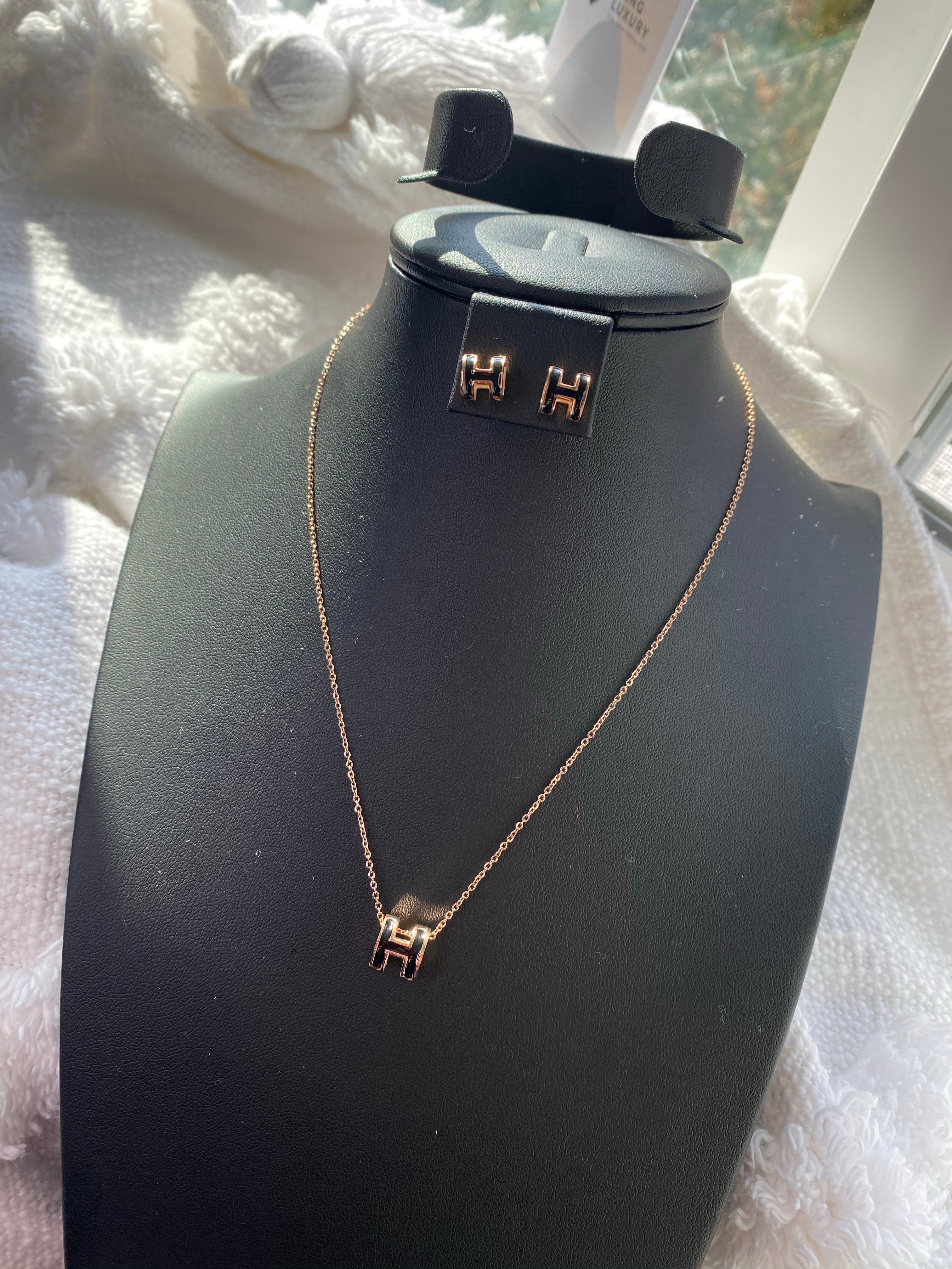 TOP HERMES H Logo Set - Black & Gold