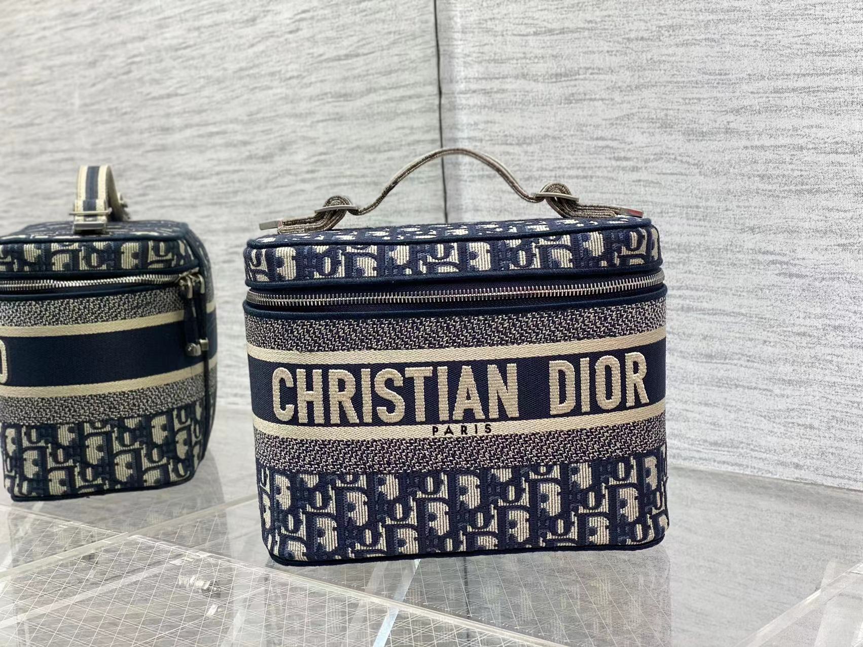 TOP Christian Dior Travel Oblique Makeup Bag 25X14X15cm - 2 Colour