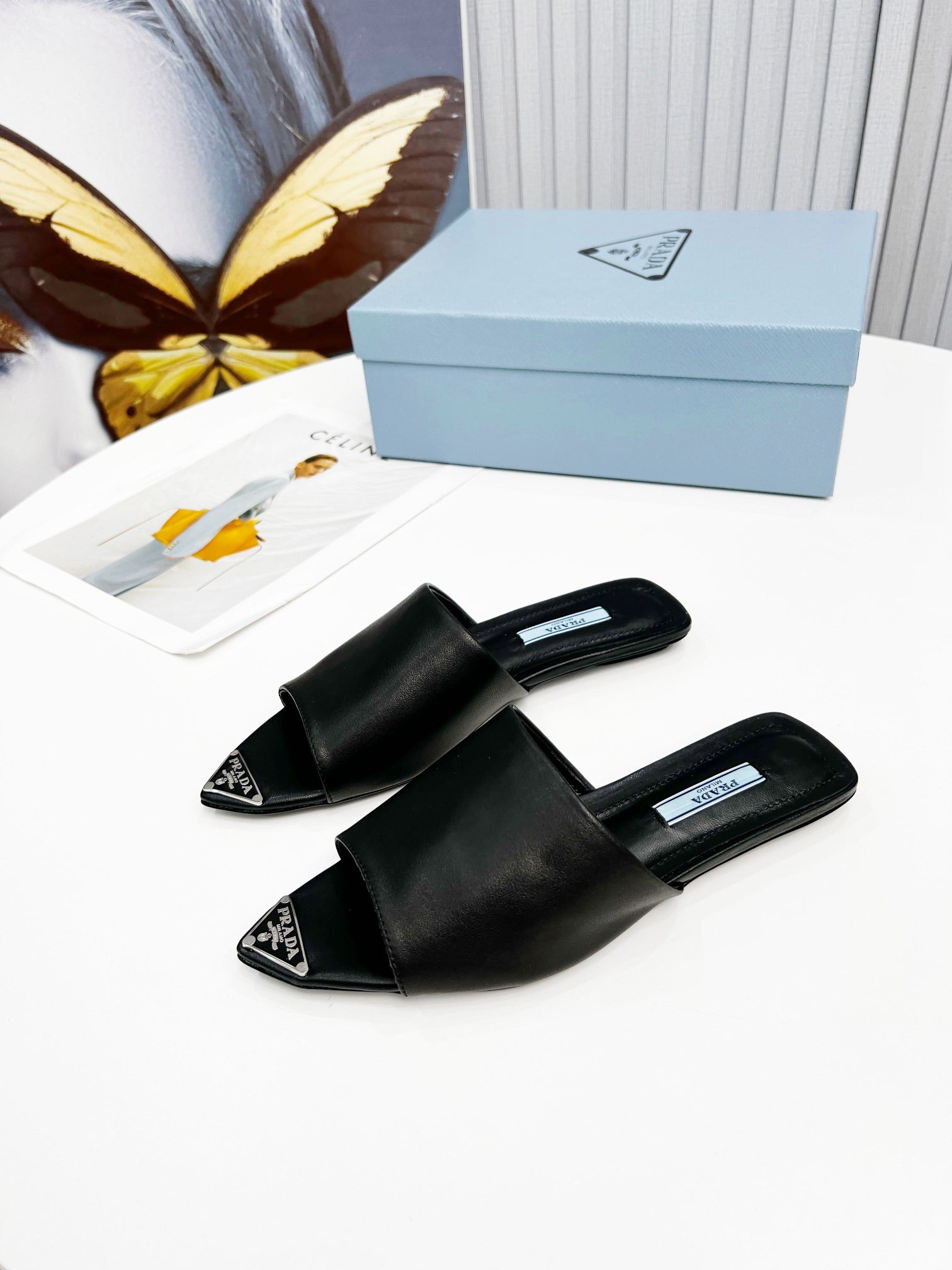 TOP PRADA Sleek Line Enamel Triangle Logo Leather - Black