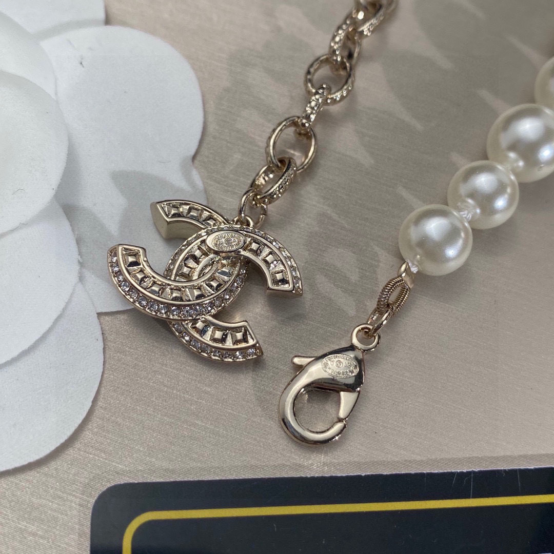 TOP CHANEL Diamonds Logo Pearls Bracelet