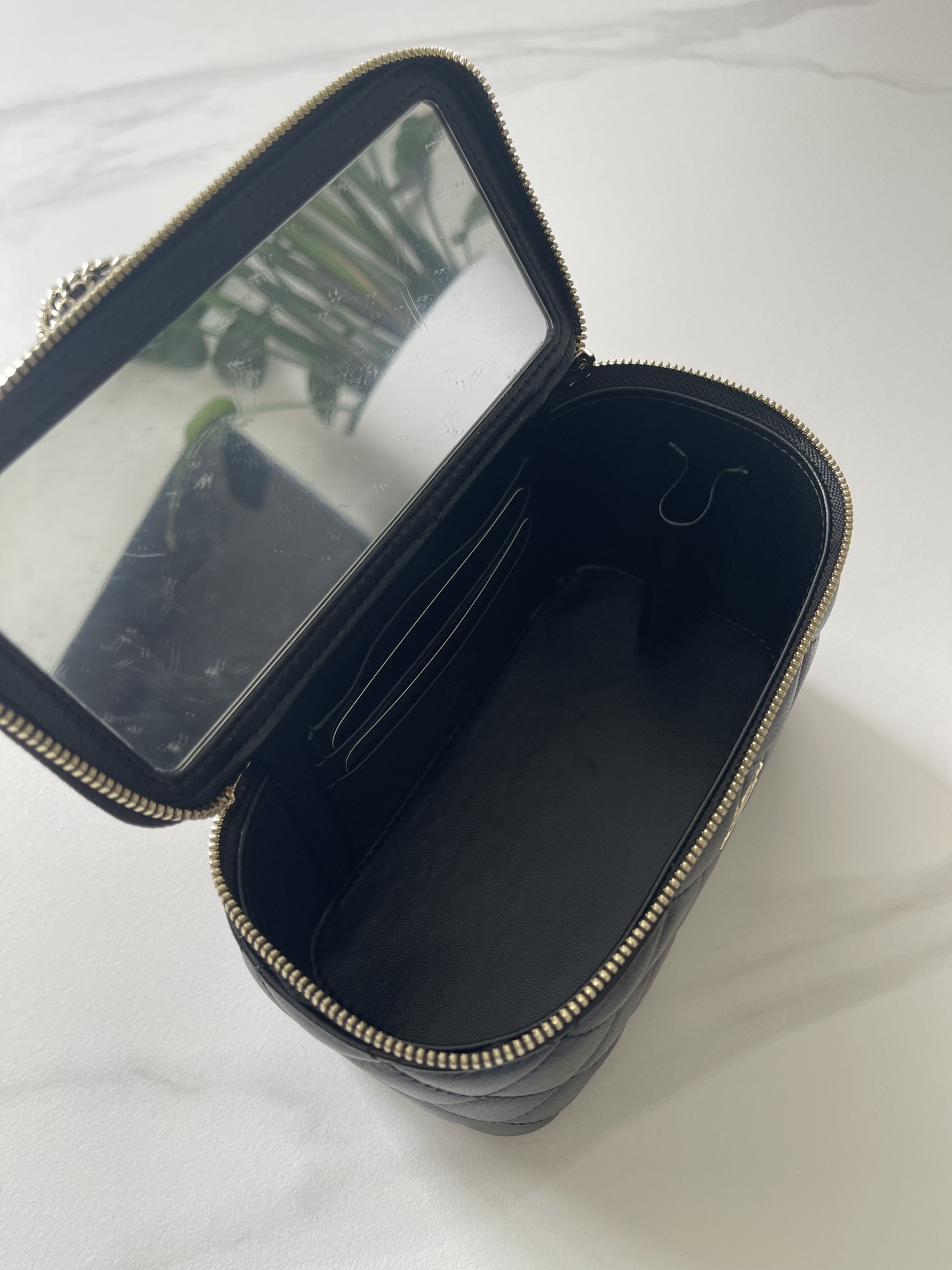 TOP CHANEL Vanity Case Bag 9.5x17x8𝖼𝗆  - Black&GHW